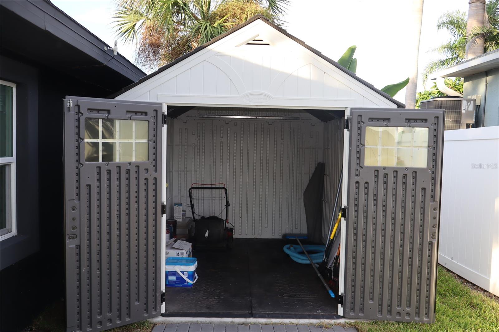 APOLLO BEACH UNIT 08 A RESUBDI - Residential