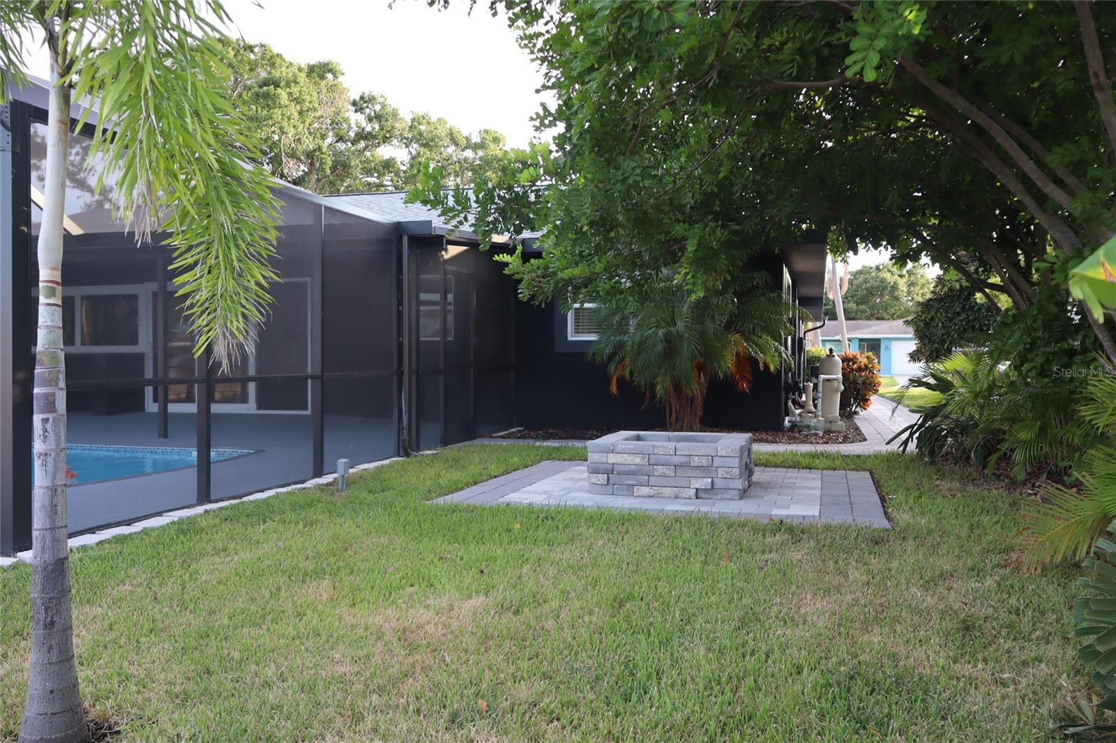APOLLO BEACH UNIT 08 A RESUBDI - Residential