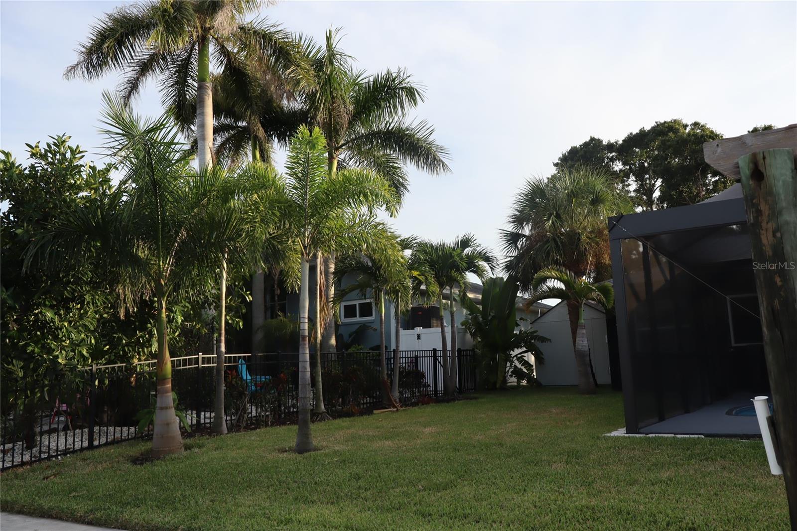 APOLLO BEACH UNIT 08 A RESUBDI - Residential