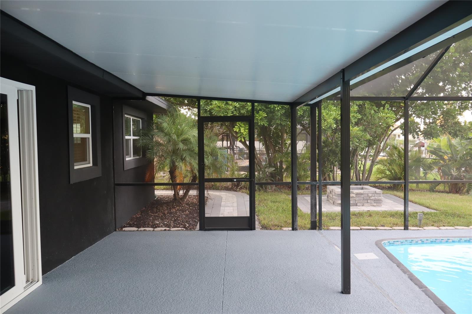 APOLLO BEACH UNIT 08 A RESUBDI - Residential
