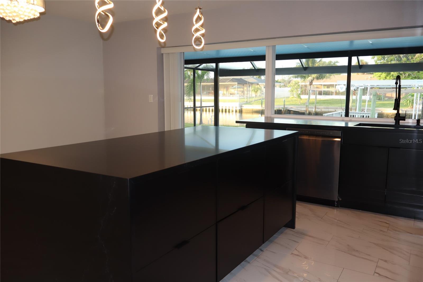 APOLLO BEACH UNIT 08 A RESUBDI - Residential
