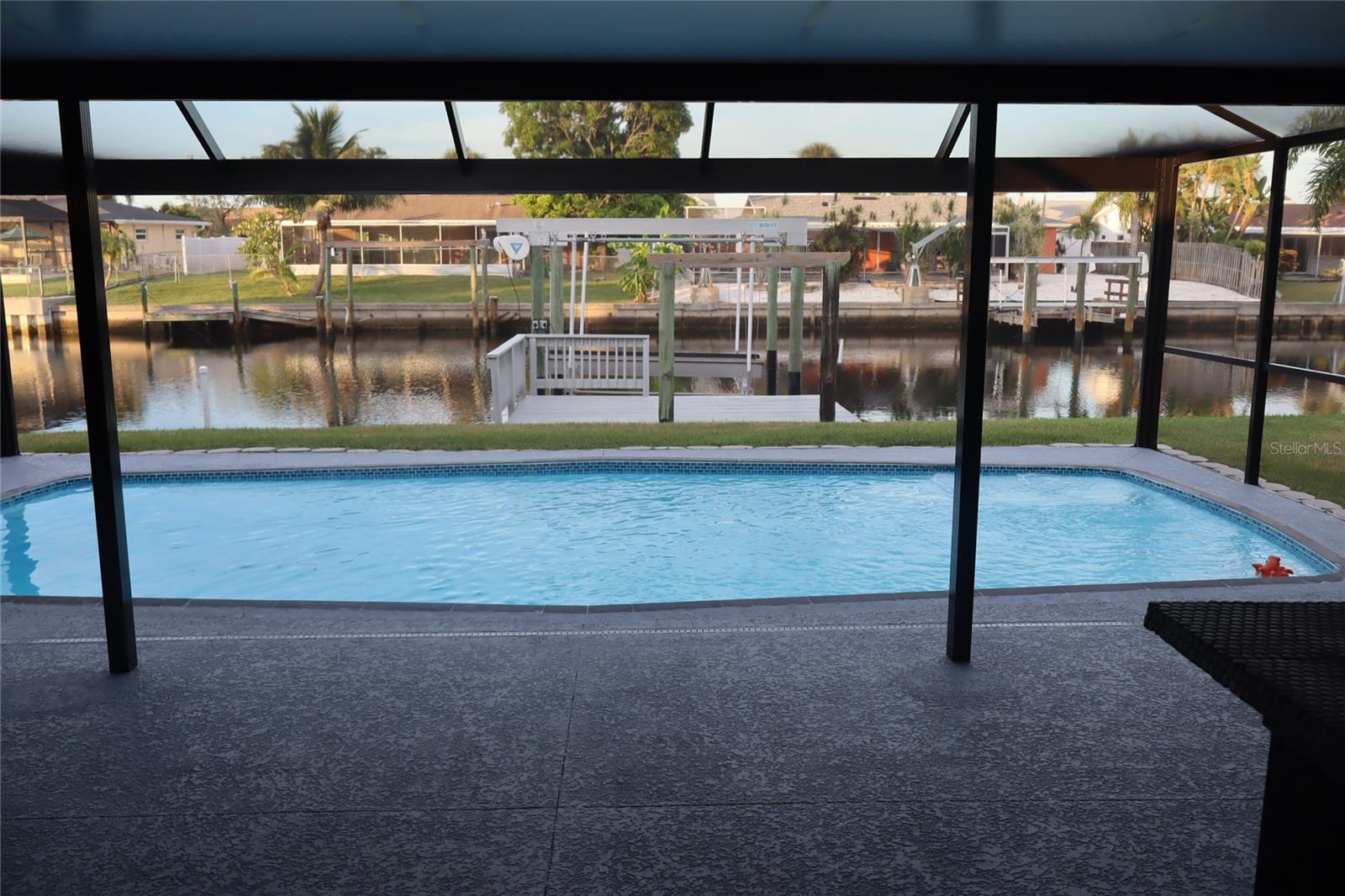 APOLLO BEACH UNIT 08 A RESUBDI - Residential