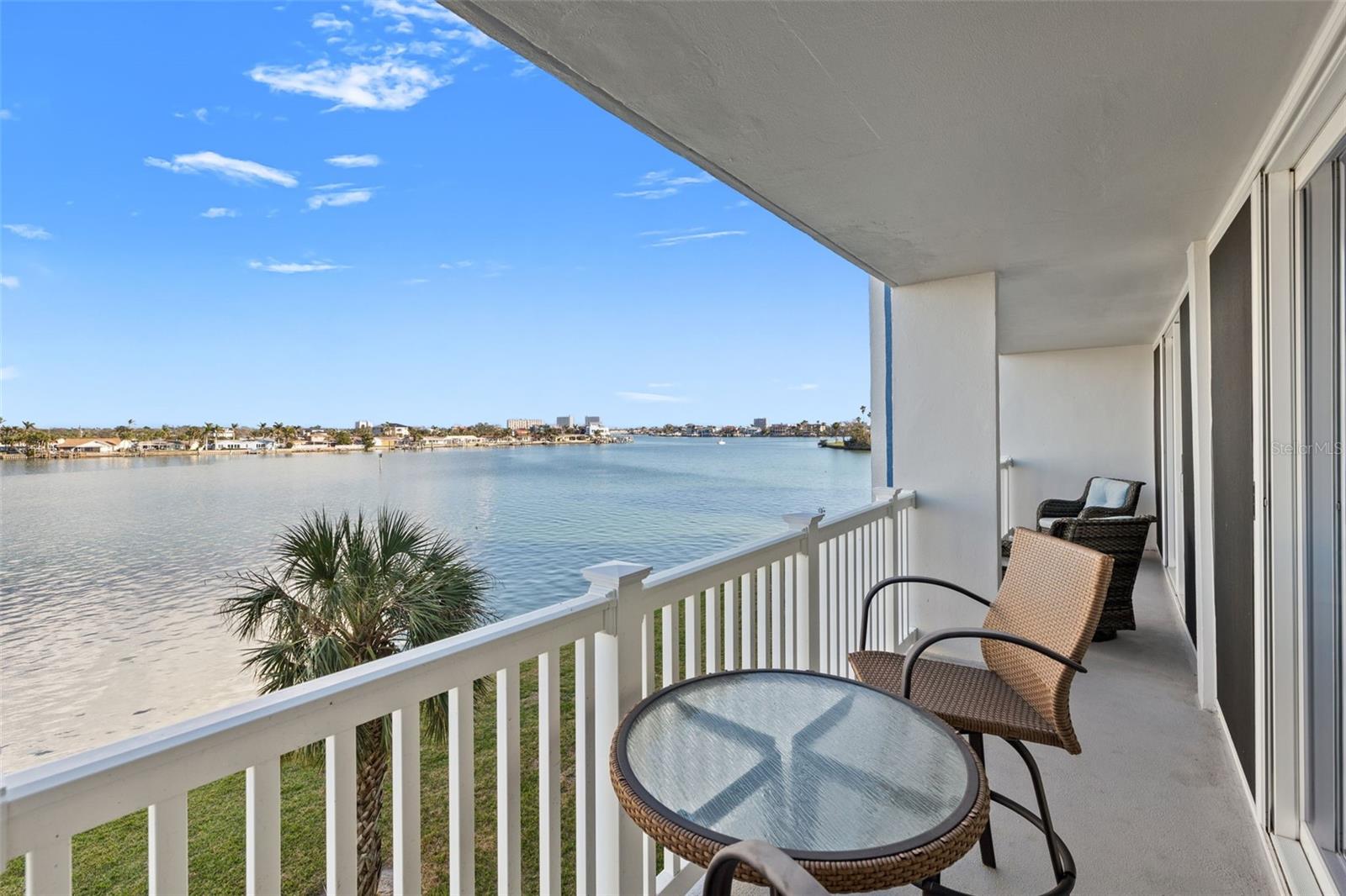 TREASURE ISLAND TENNIS & YACHT CLUB - Residential