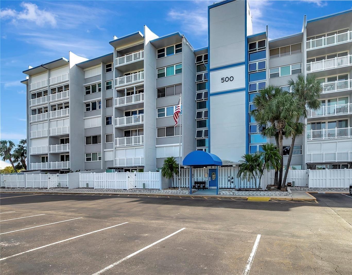TREASURE ISLAND TENNIS & YACHT CLUB - Residential
