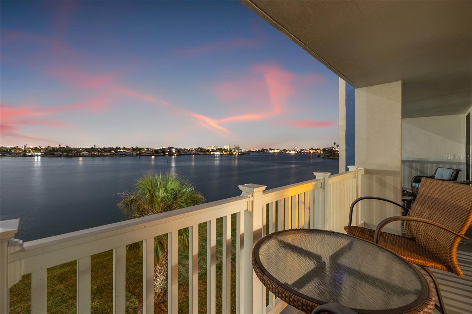 TREASURE ISLAND TENNIS & YACHT CLUB - Residential