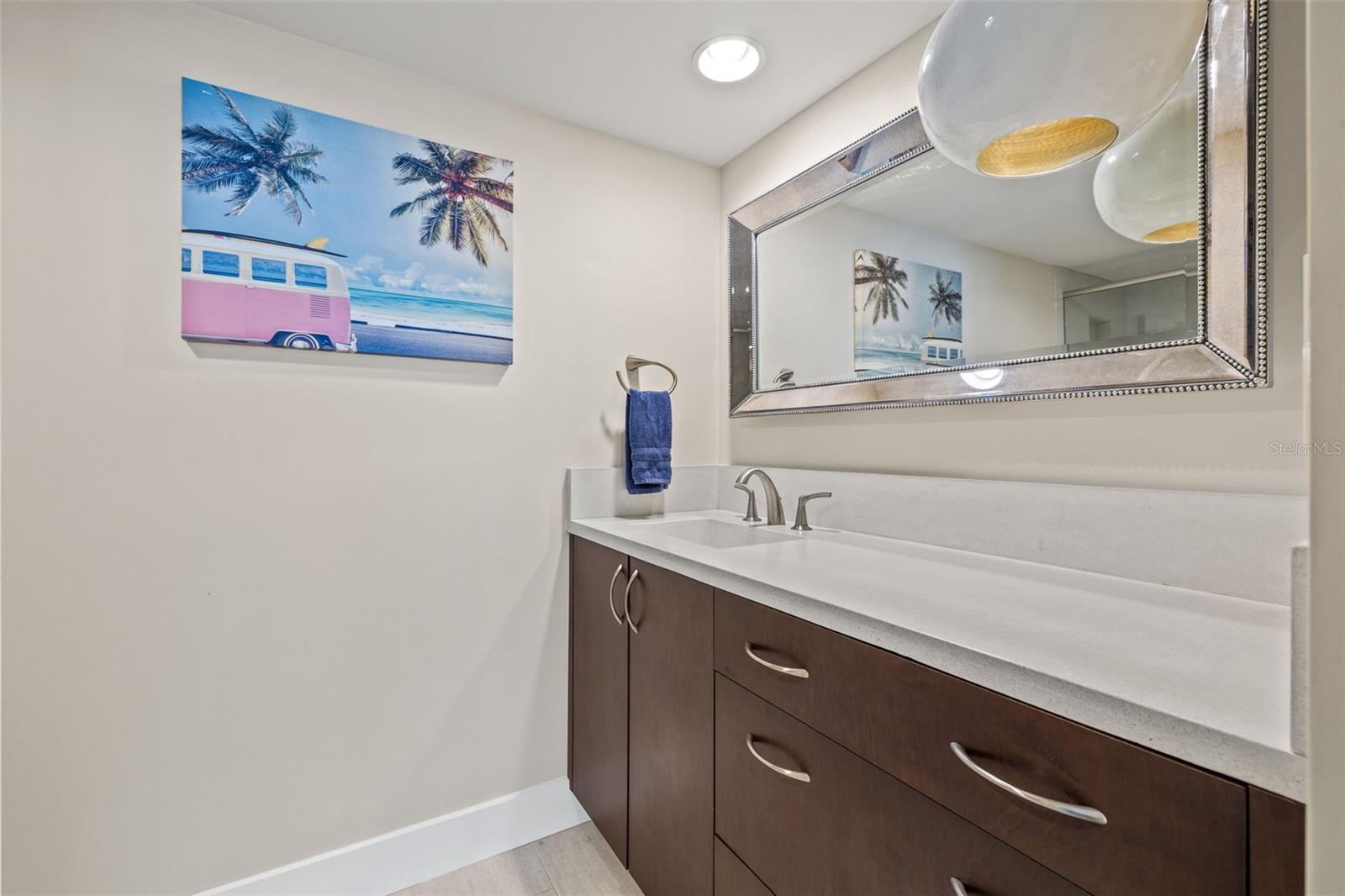 TREASURE ISLAND TENNIS & YACHT CLUB - Residential