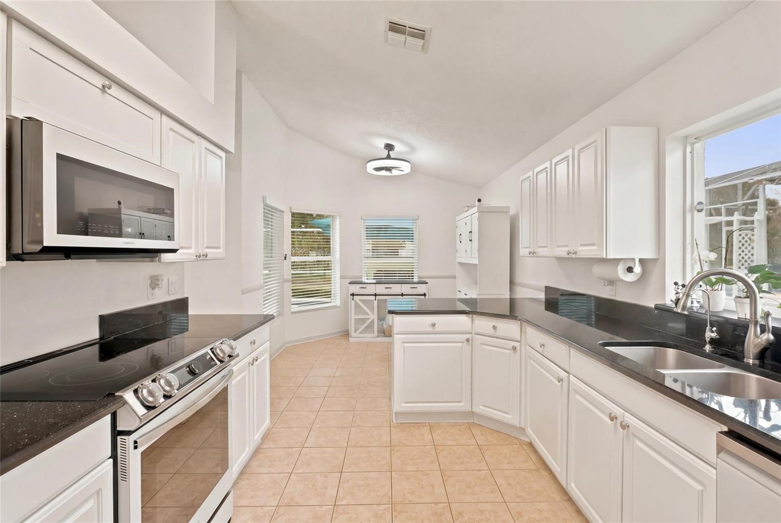 HUNTERS CREEK TR 115 PH 02 - Residential