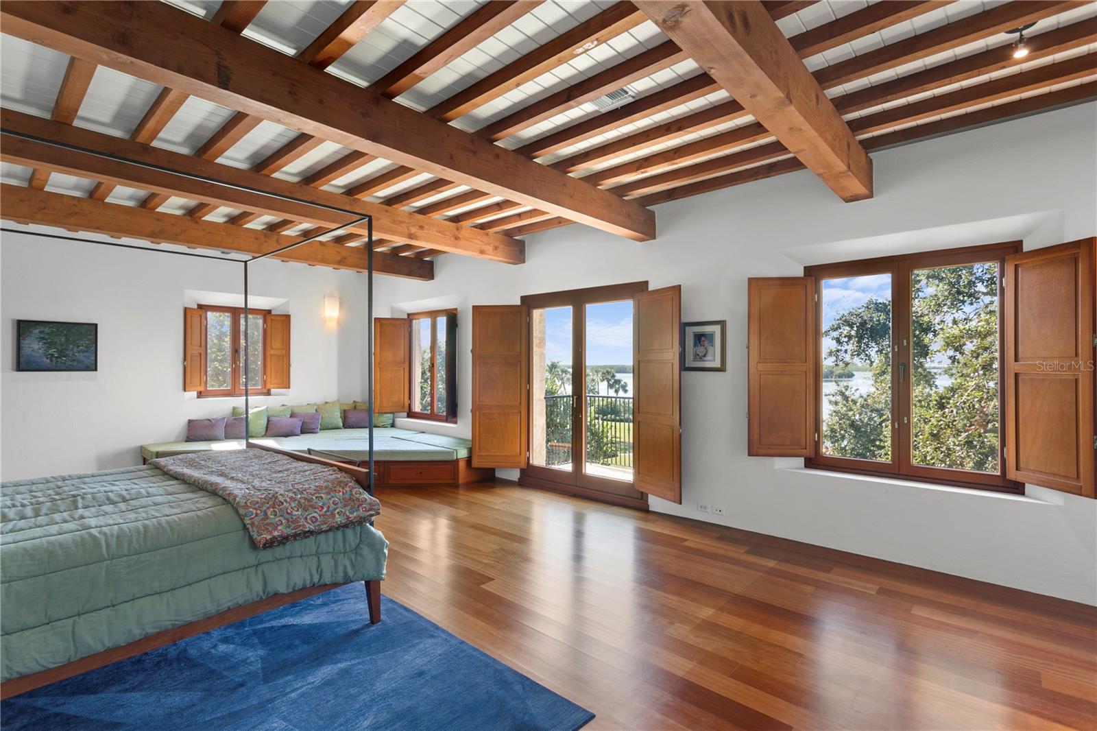 TIERRA VERDE - Residential
