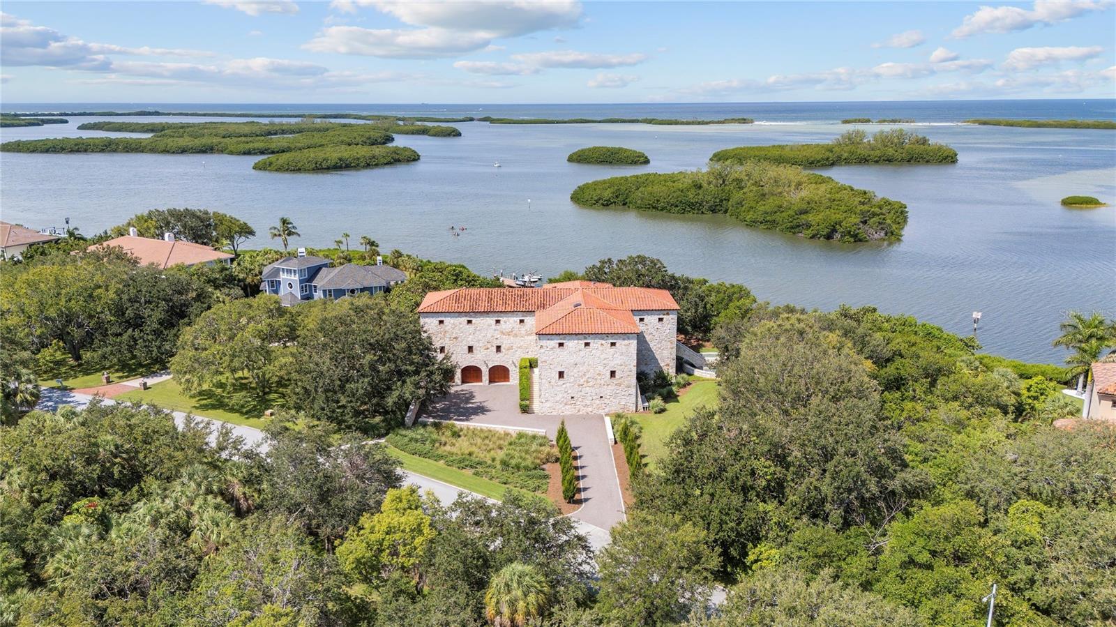TIERRA VERDE - Residential