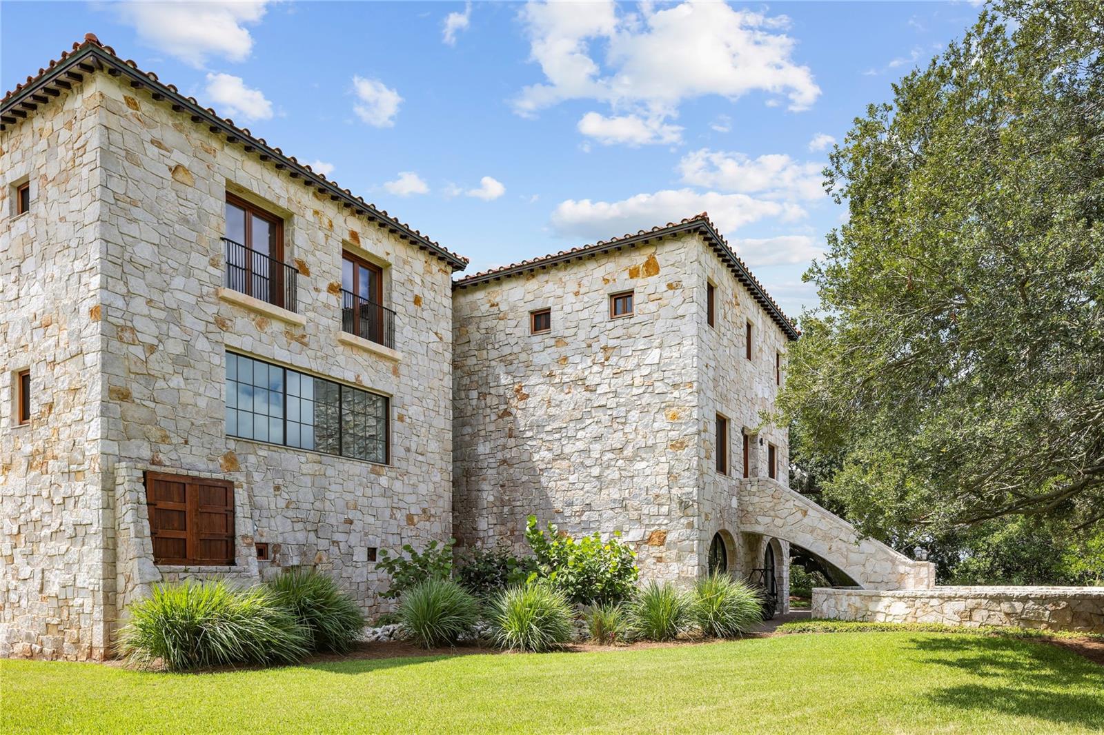 TIERRA VERDE - Residential