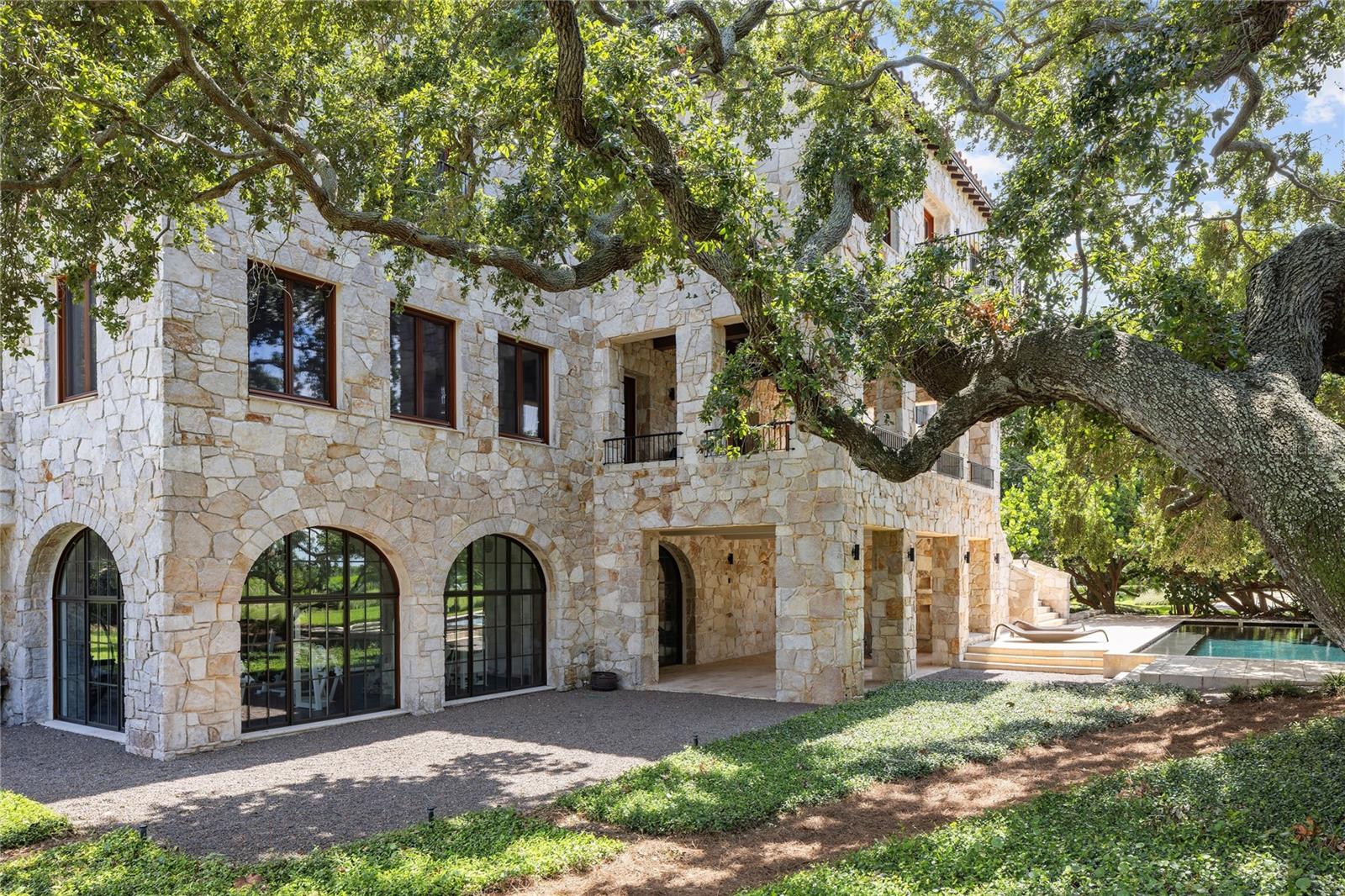 TIERRA VERDE - Residential