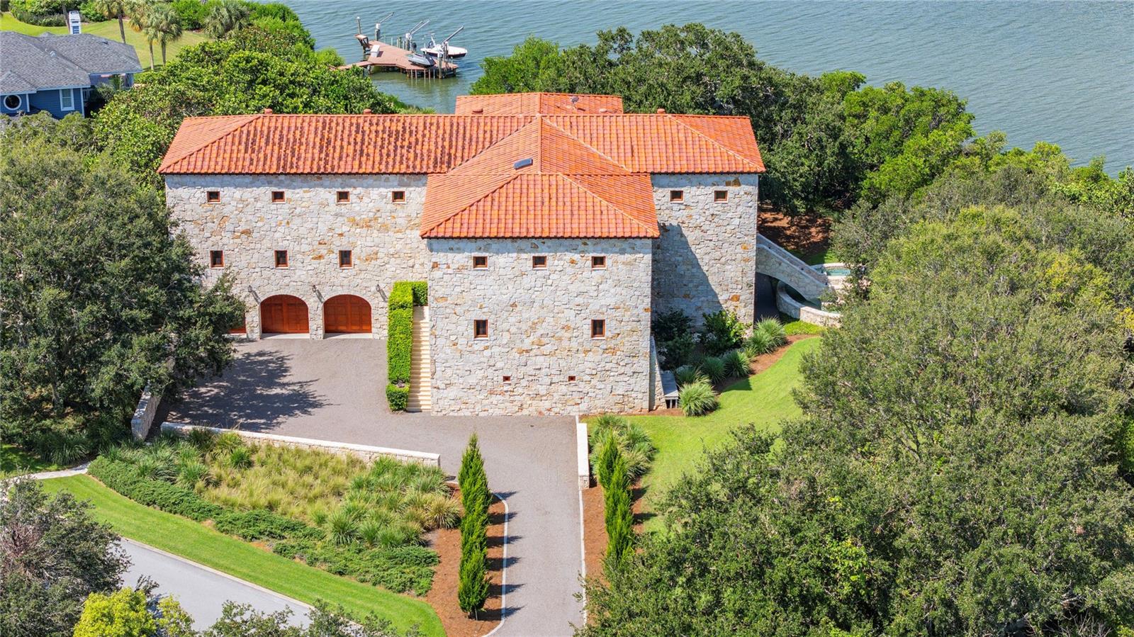 TIERRA VERDE - Residential