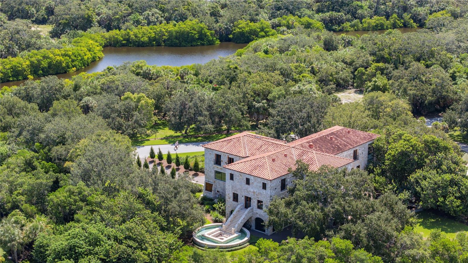 TIERRA VERDE - Residential