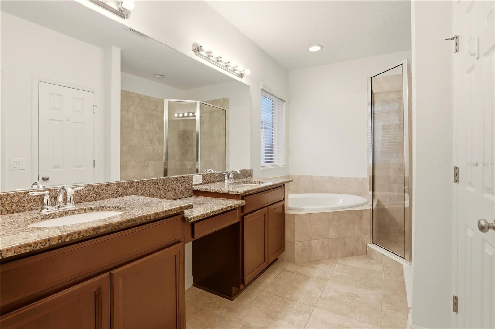 ARBOR LAKES ON PALMER RANCH - Residential