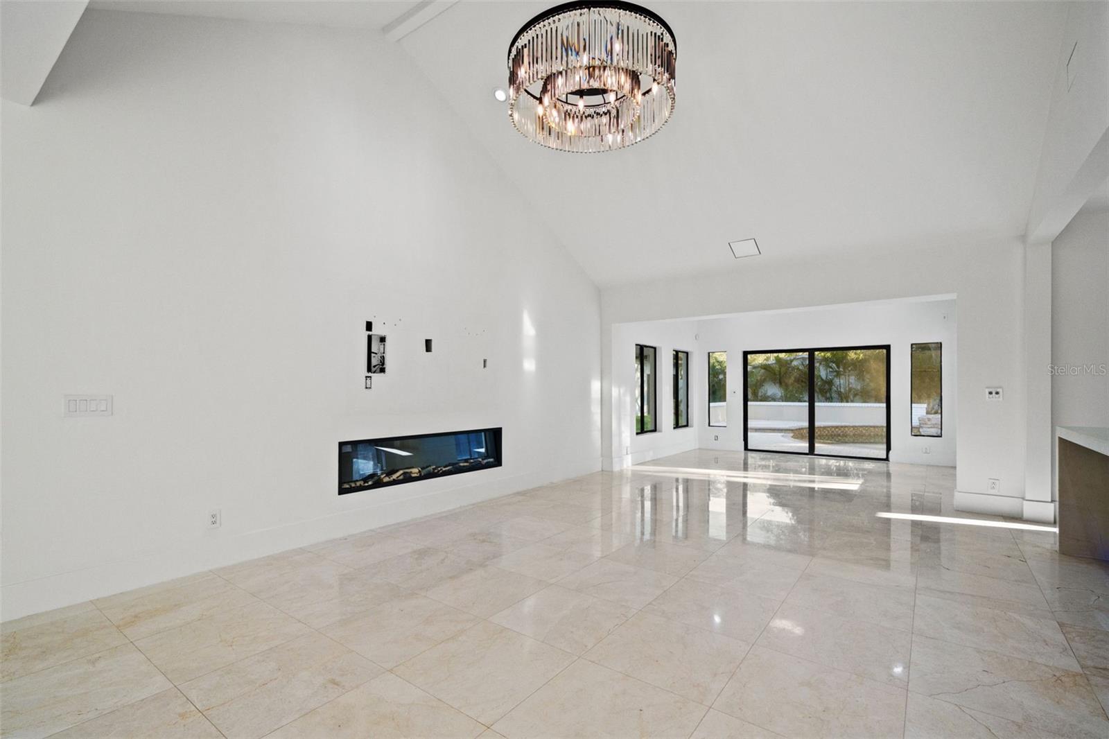 LAKESIDE TERRACE - Residential