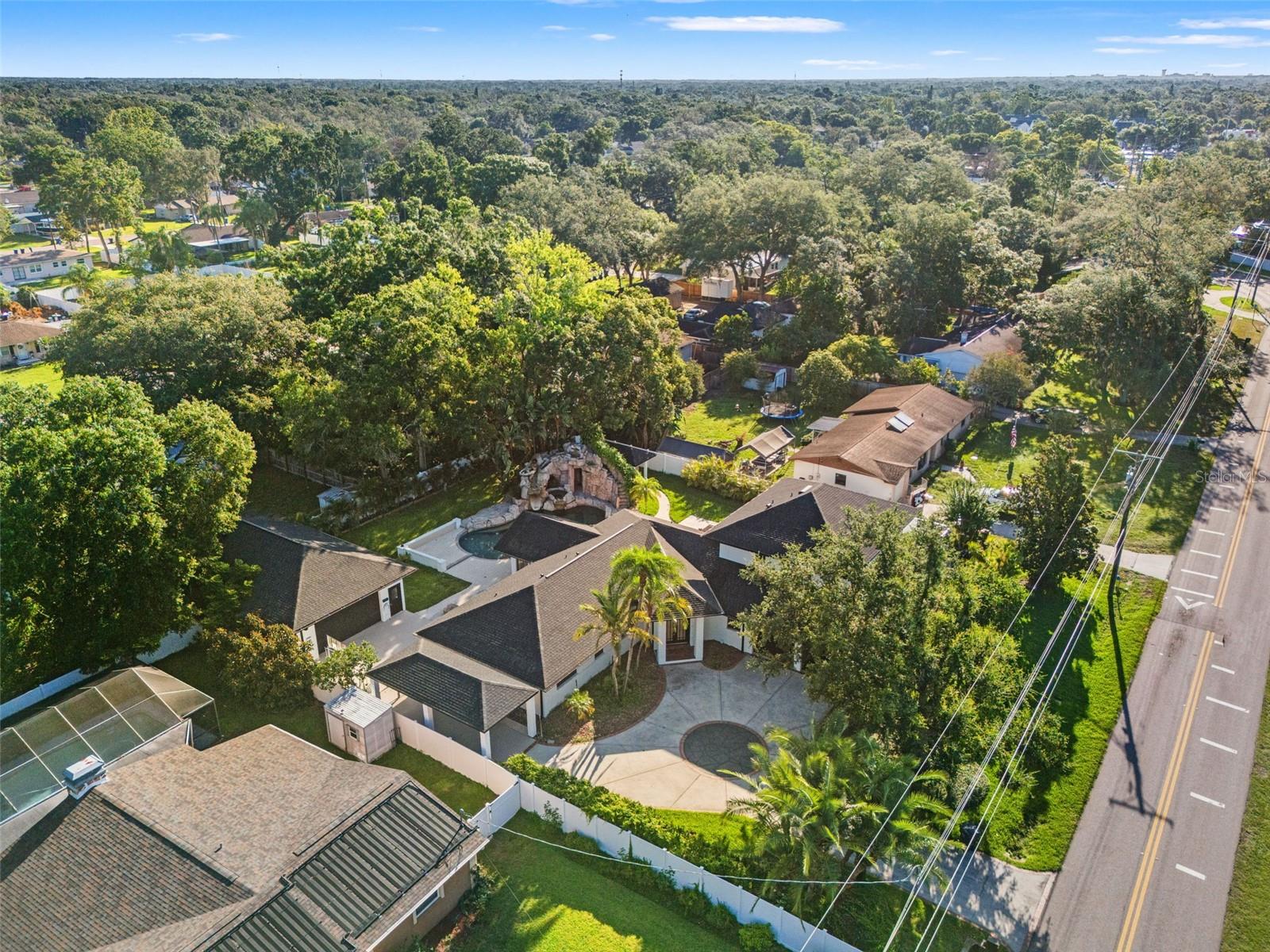 LAKESIDE TERRACE - Residential