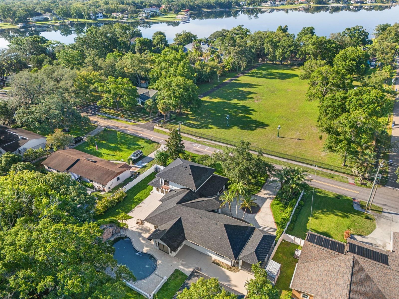 LAKESIDE TERRACE - Residential