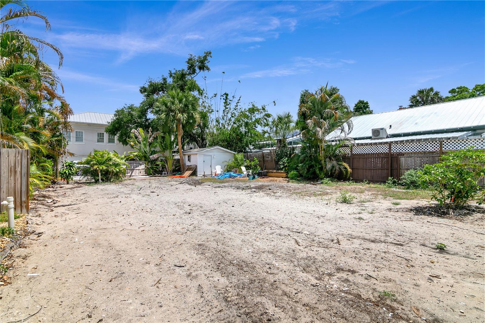 HYDE PARK WEST - Land