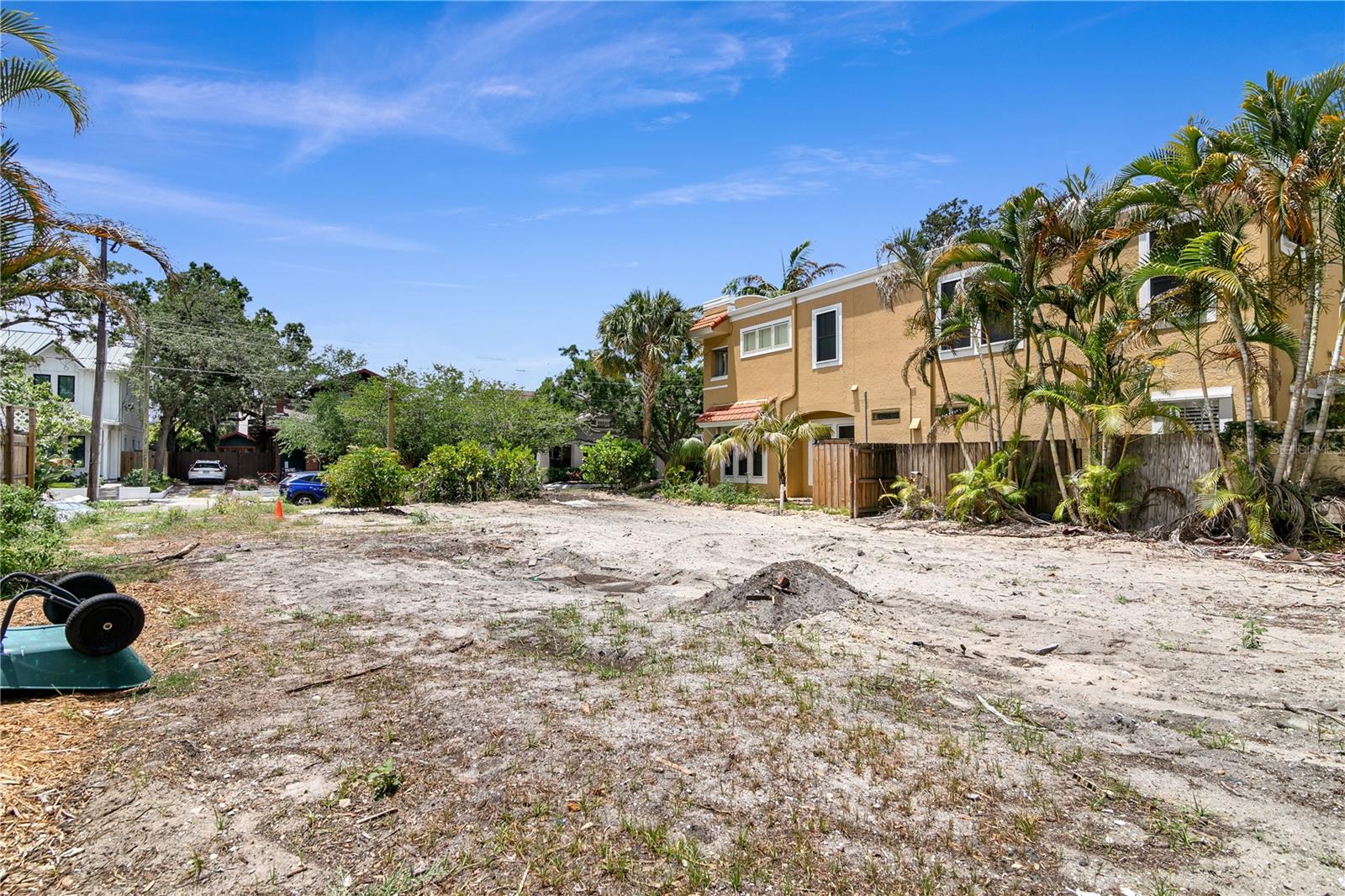 HYDE PARK WEST - Land
