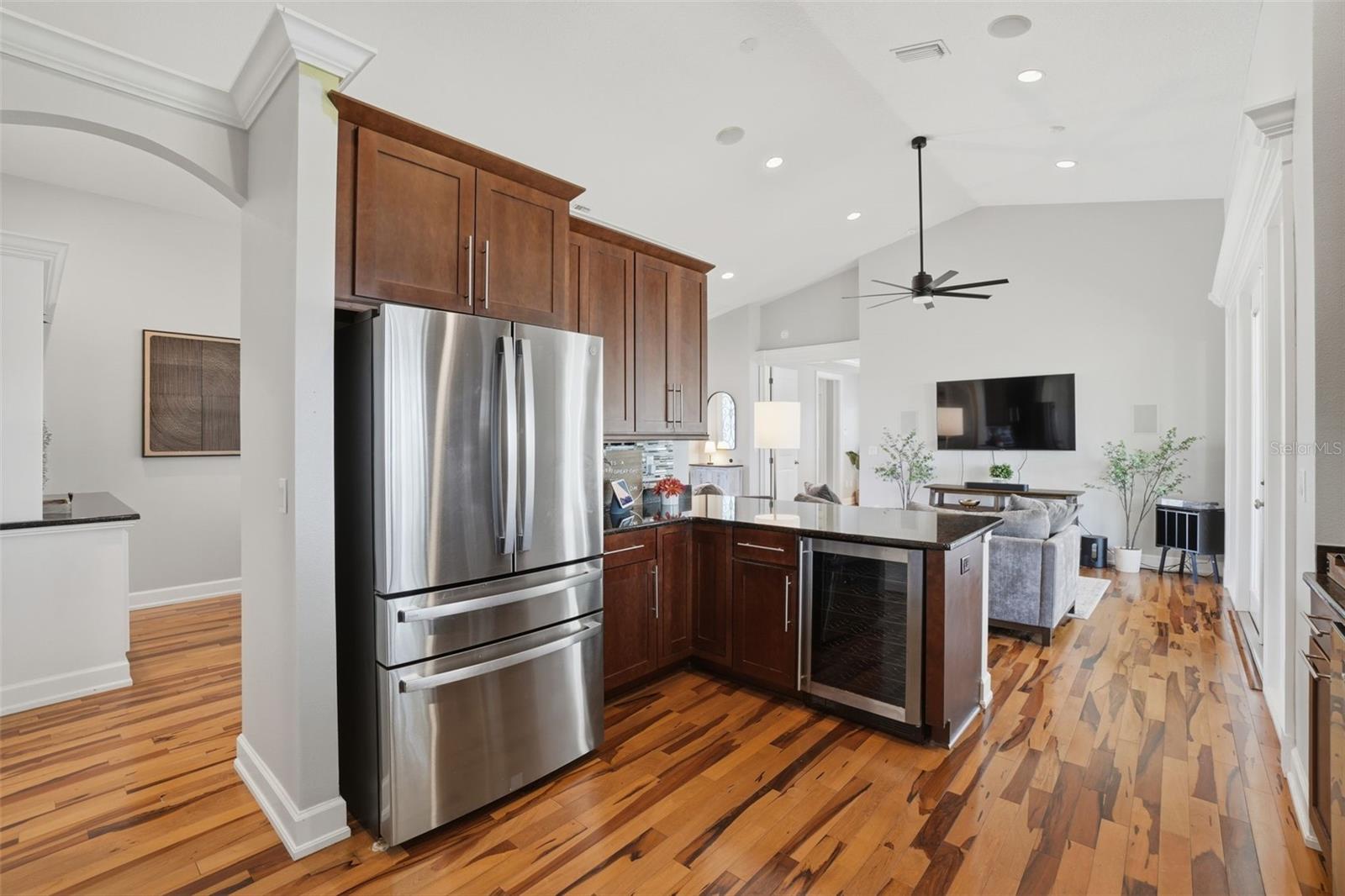 LAKE MILLS SHORES - Residential