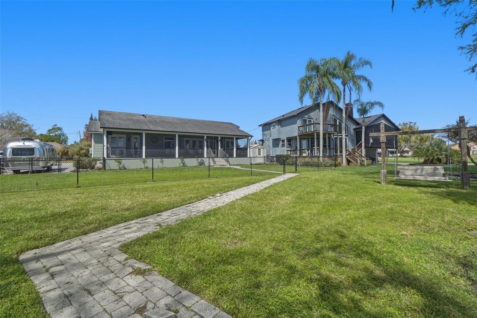 LAKE MILLS SHORES - Residential