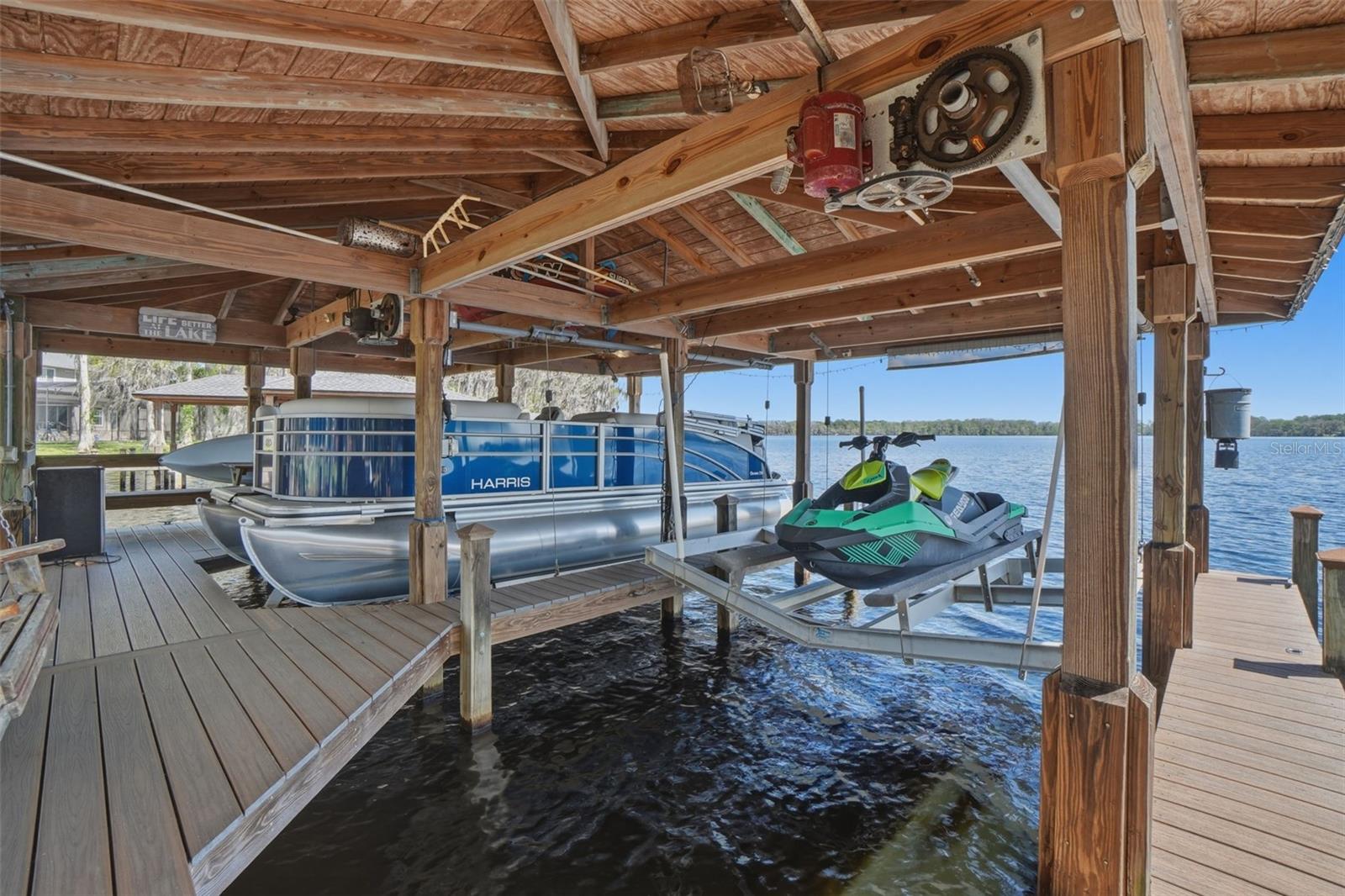 LAKE MILLS SHORES - Residential