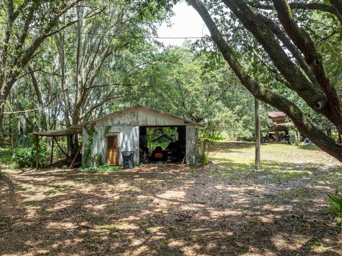 BANANA FARM ACRES - Residential