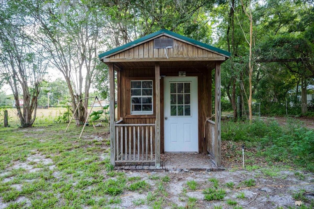 BANANA FARM ACRES - Residential