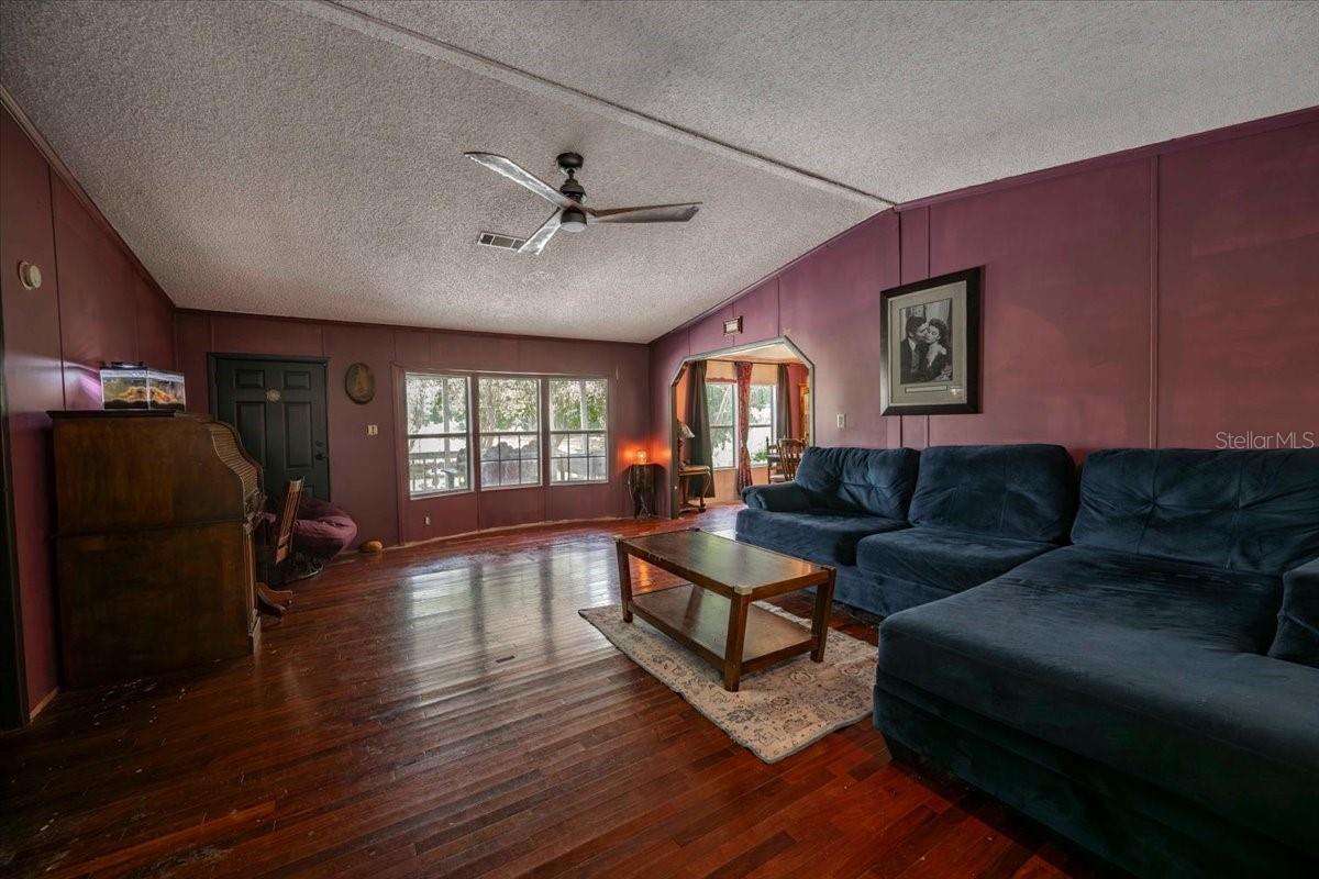 BANANA FARM ACRES - Residential