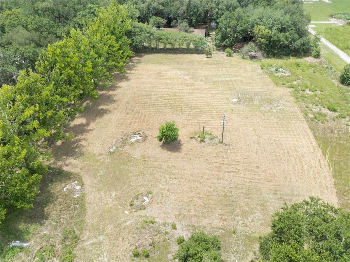 BANANA FARM ACRES - Residential