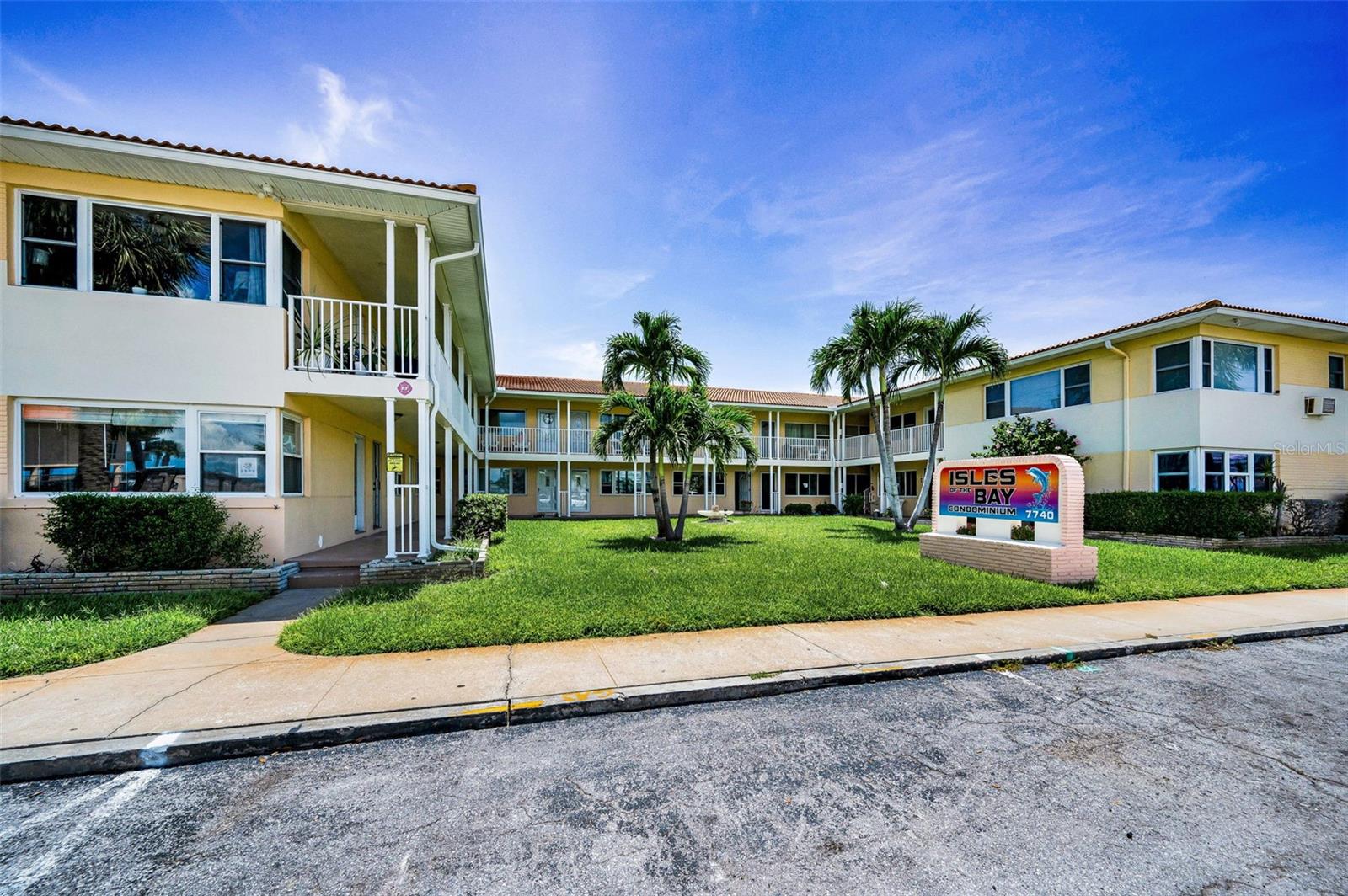 BAY ISLES CONDO - Residential
