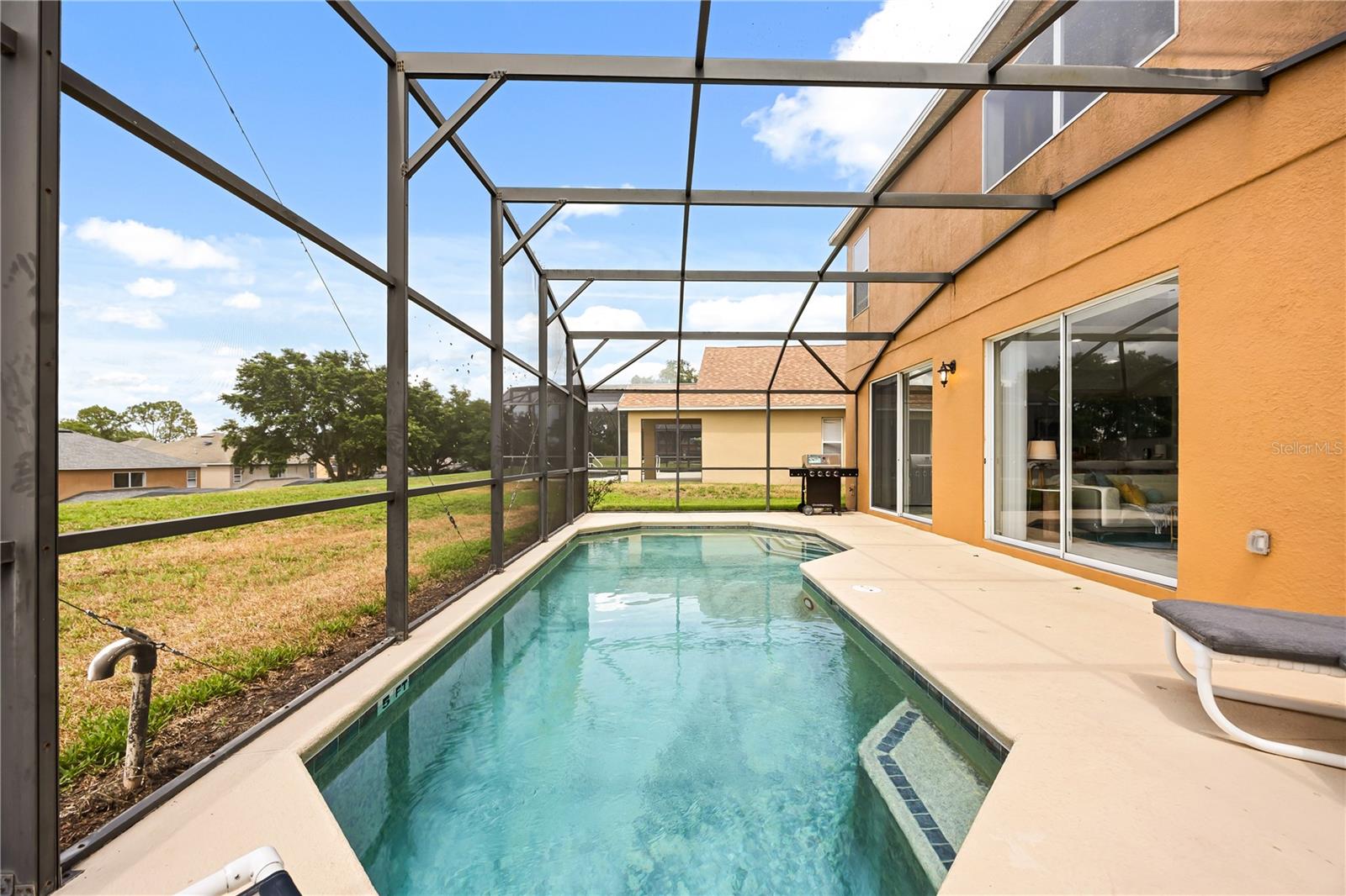 EMERALD ISLAND - Residential