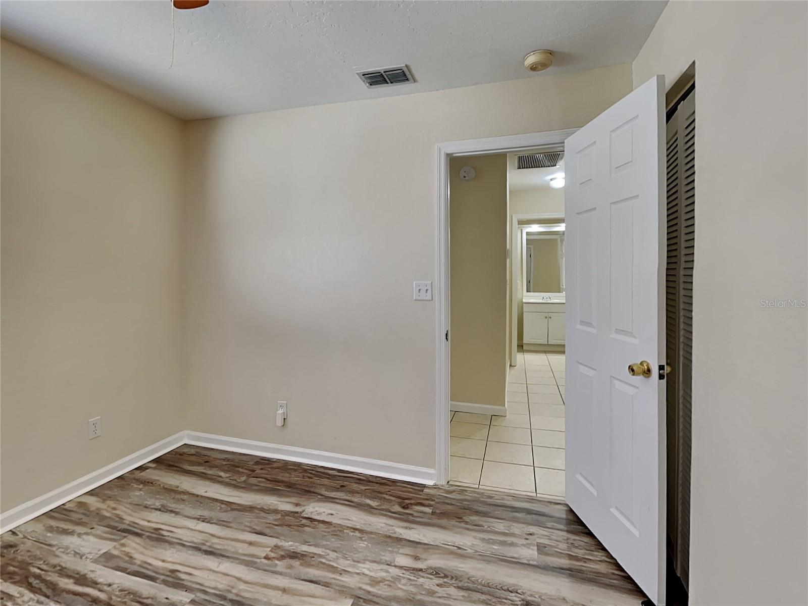 SOUTHWEST QUADRANT PH 01-04 - Residential Lease