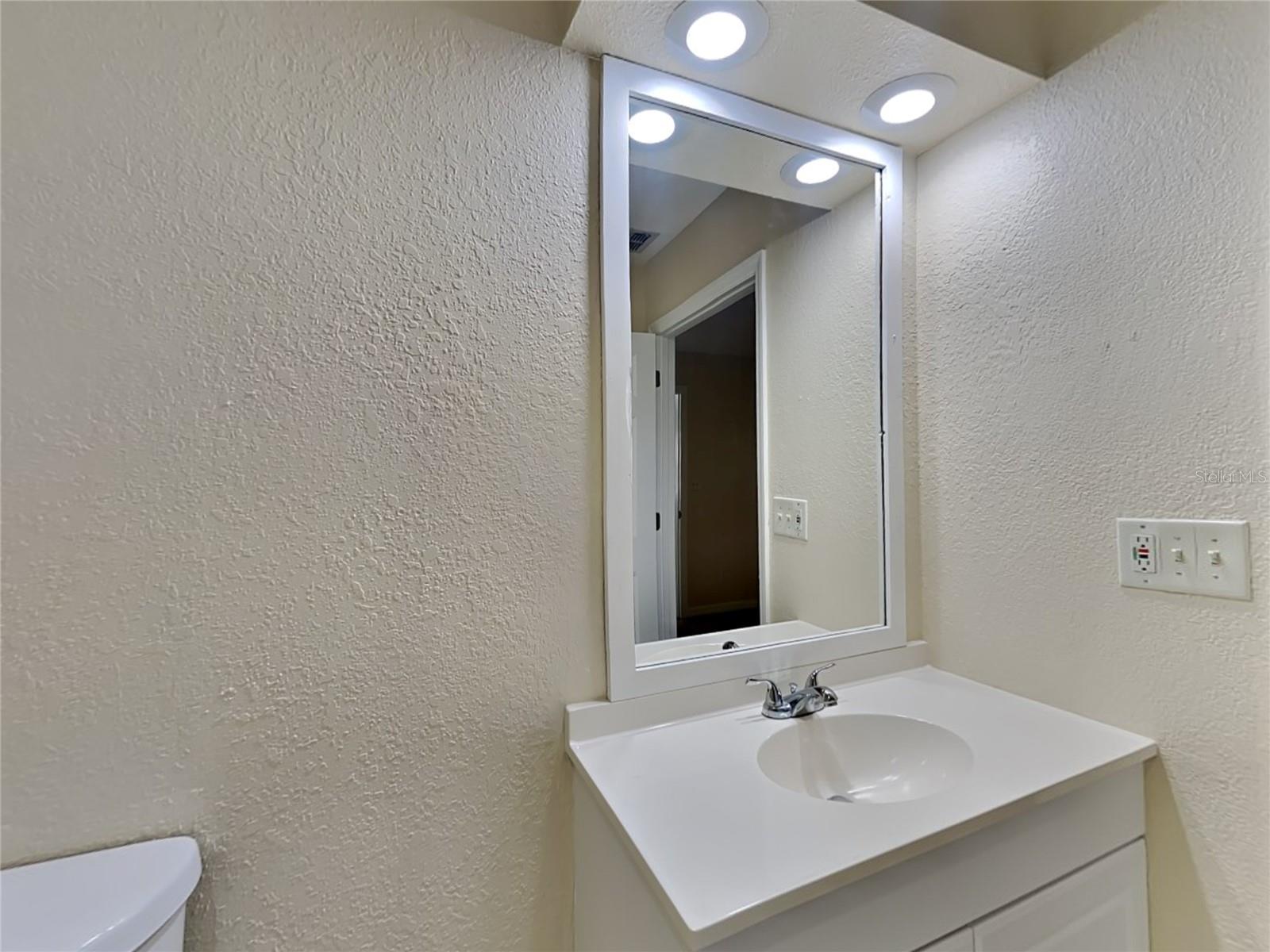 SOUTHWEST QUADRANT PH 01-04 - Residential Lease