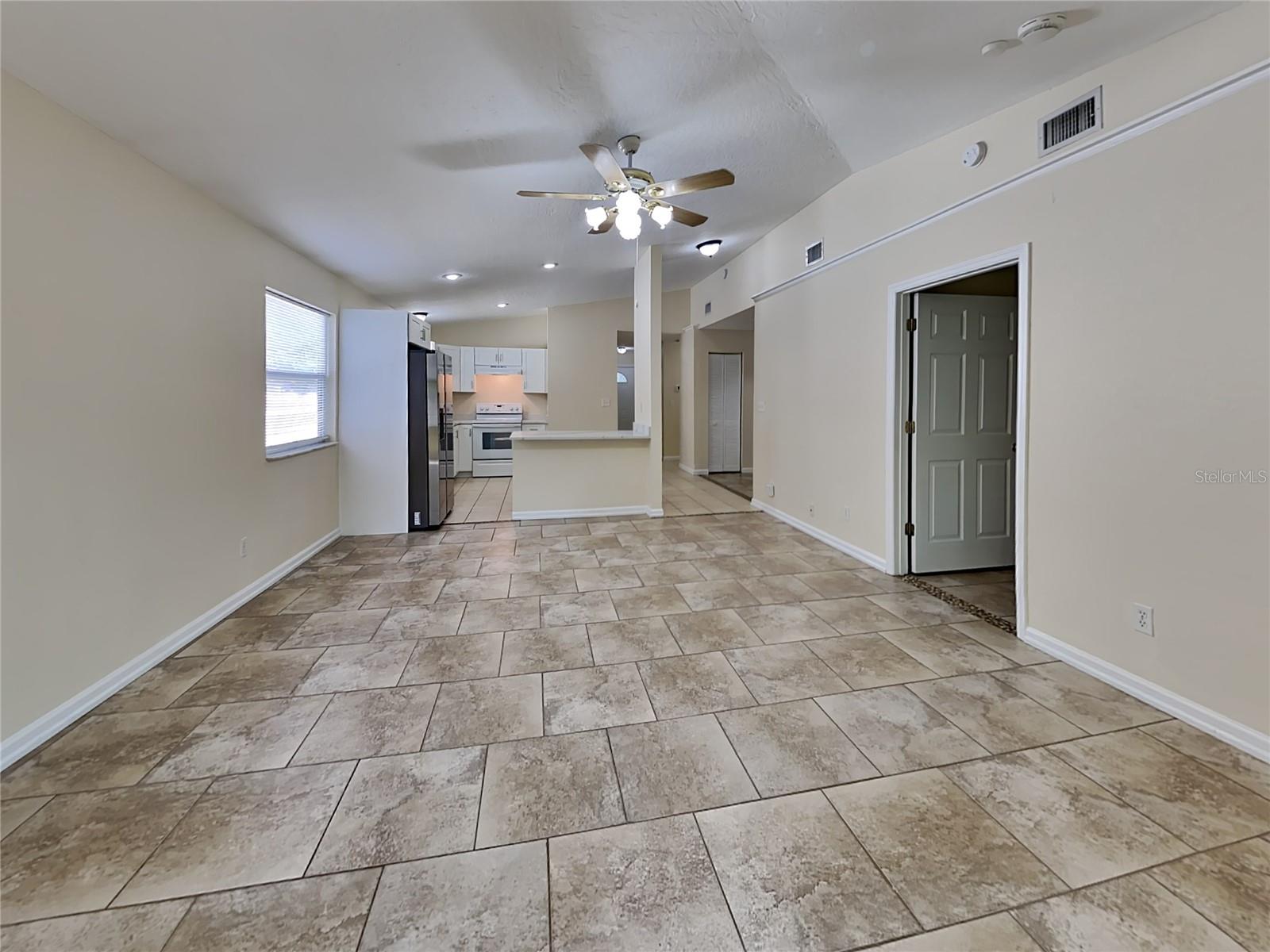 SOUTHWEST QUADRANT PH 01-04 - Residential Lease