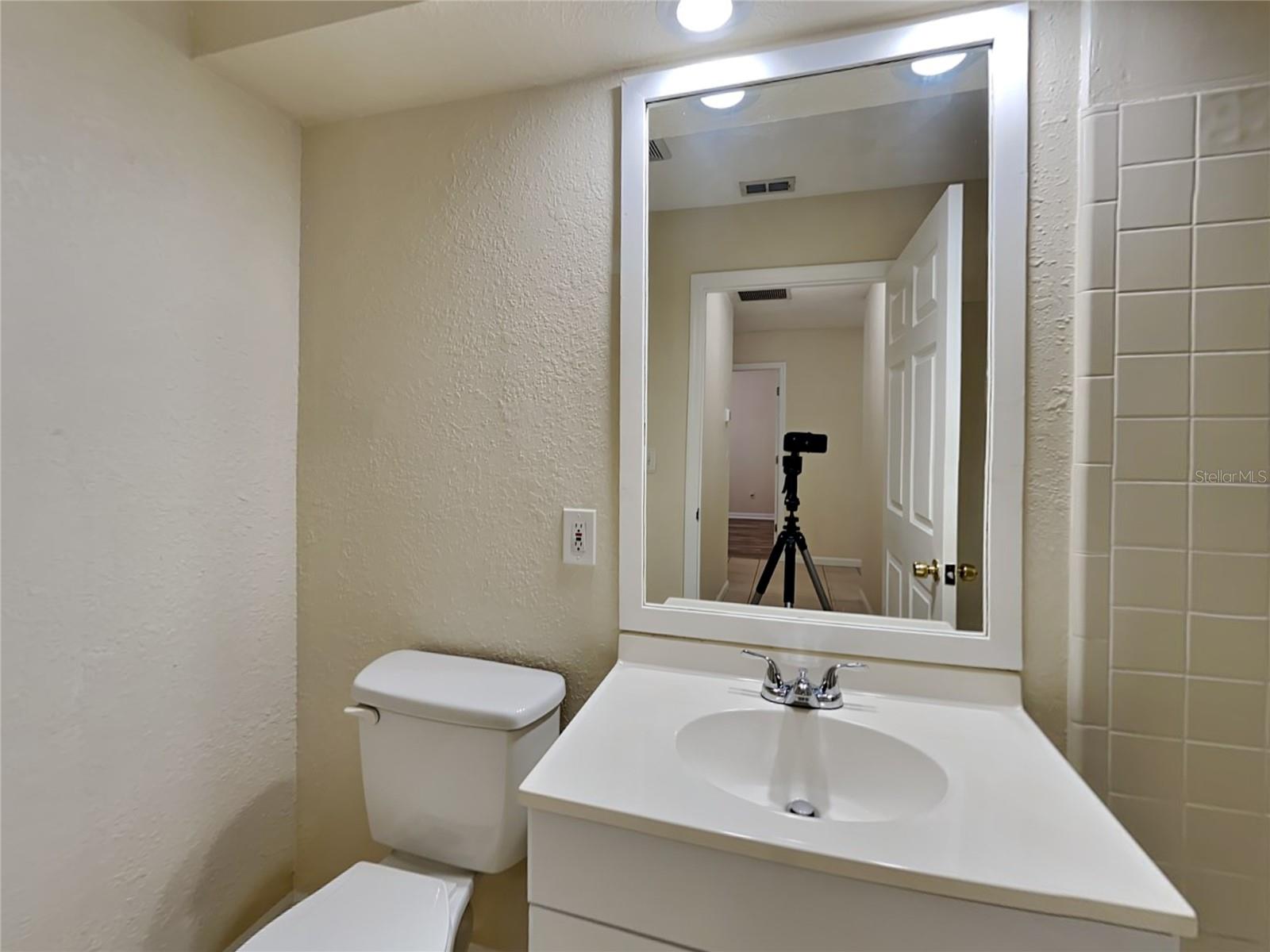 SOUTHWEST QUADRANT PH 01-04 - Residential Lease