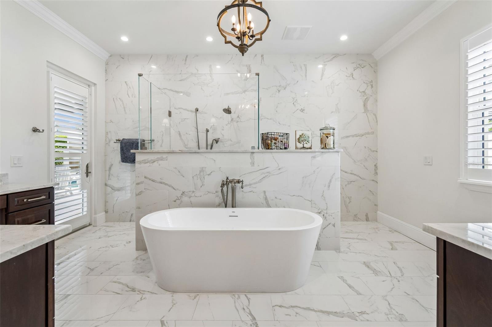 LAKE FOREST PARK - Residential