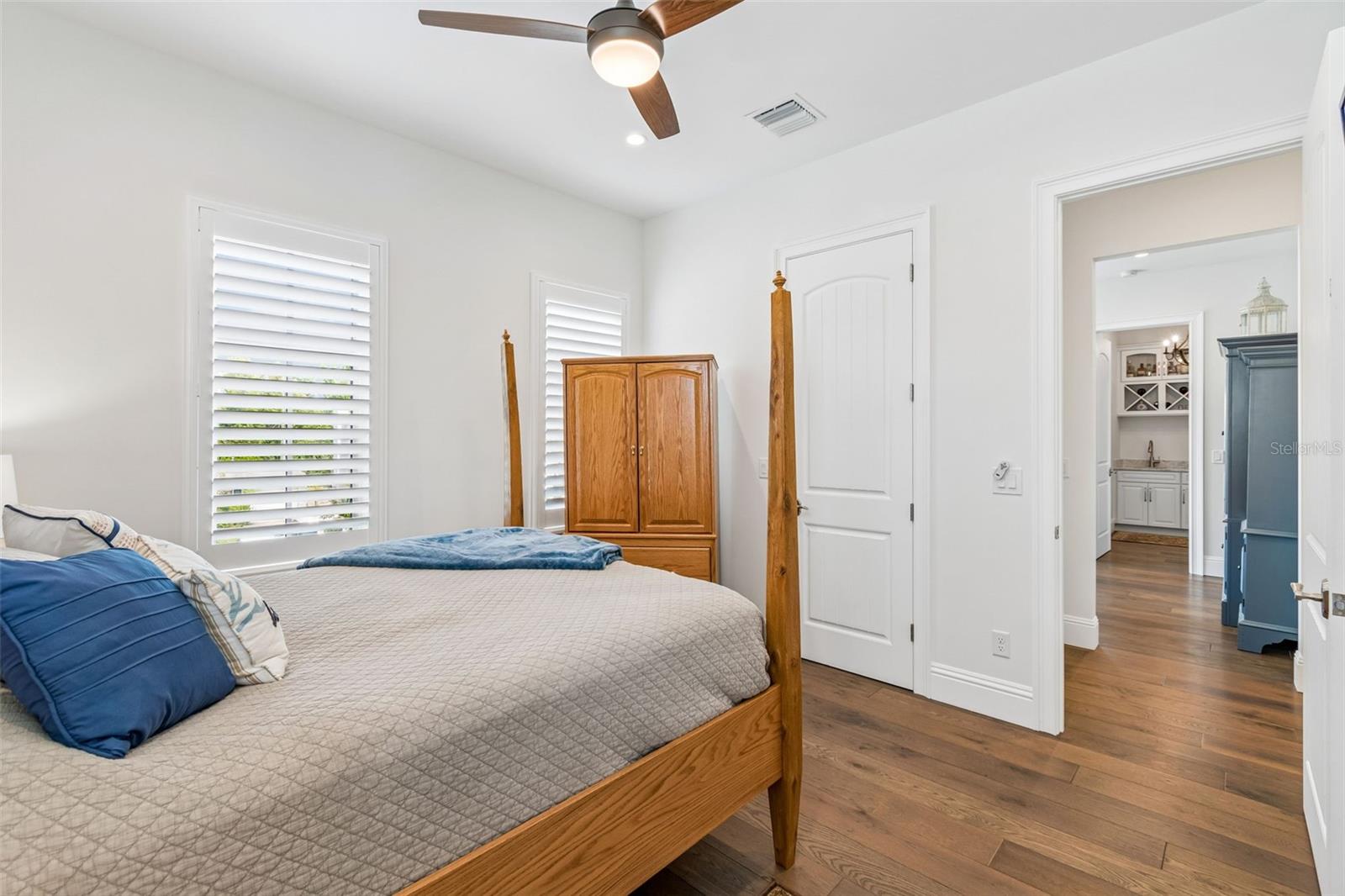 LAKE FOREST PARK - Residential