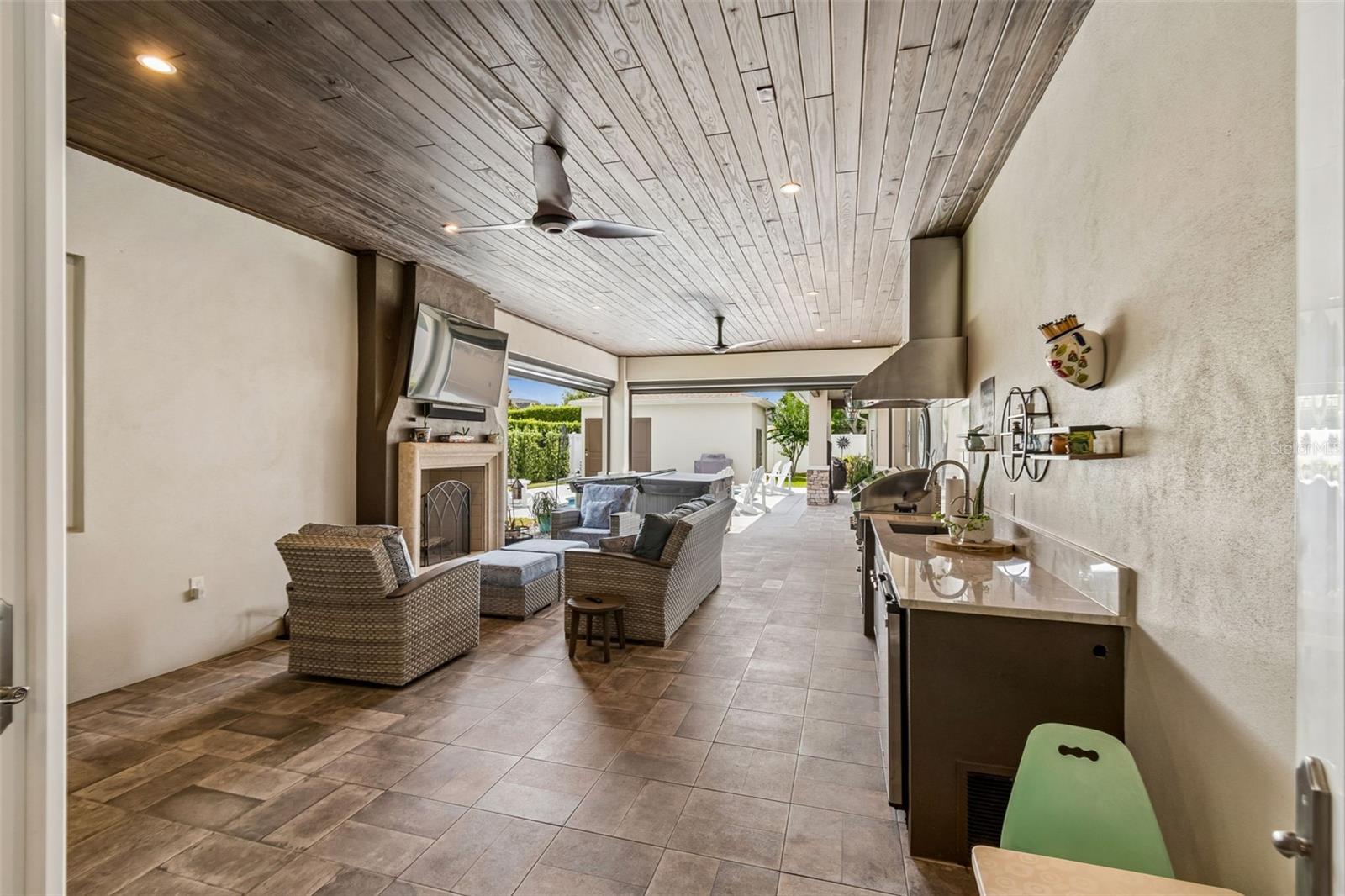 LAKE FOREST PARK - Residential
