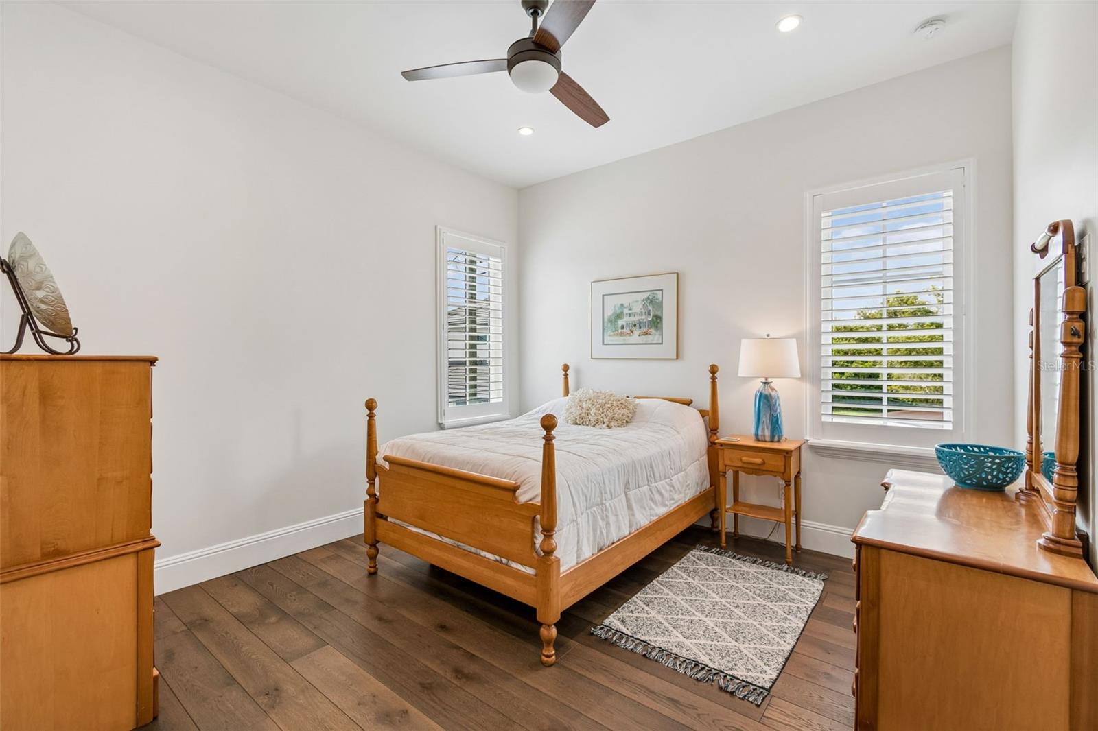 LAKE FOREST PARK - Residential
