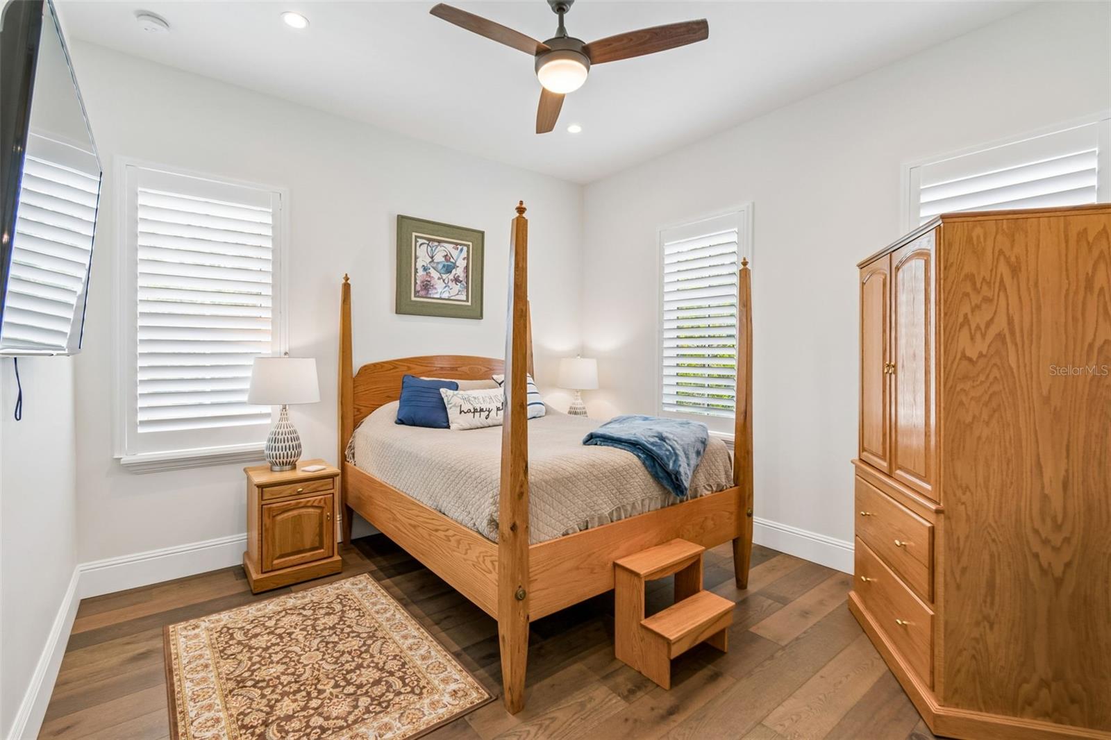 LAKE FOREST PARK - Residential