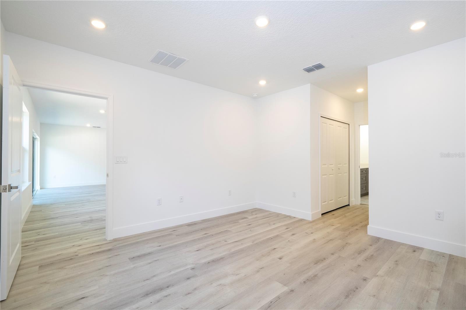 ROYAL TRAILS UNIT 01 - Residential