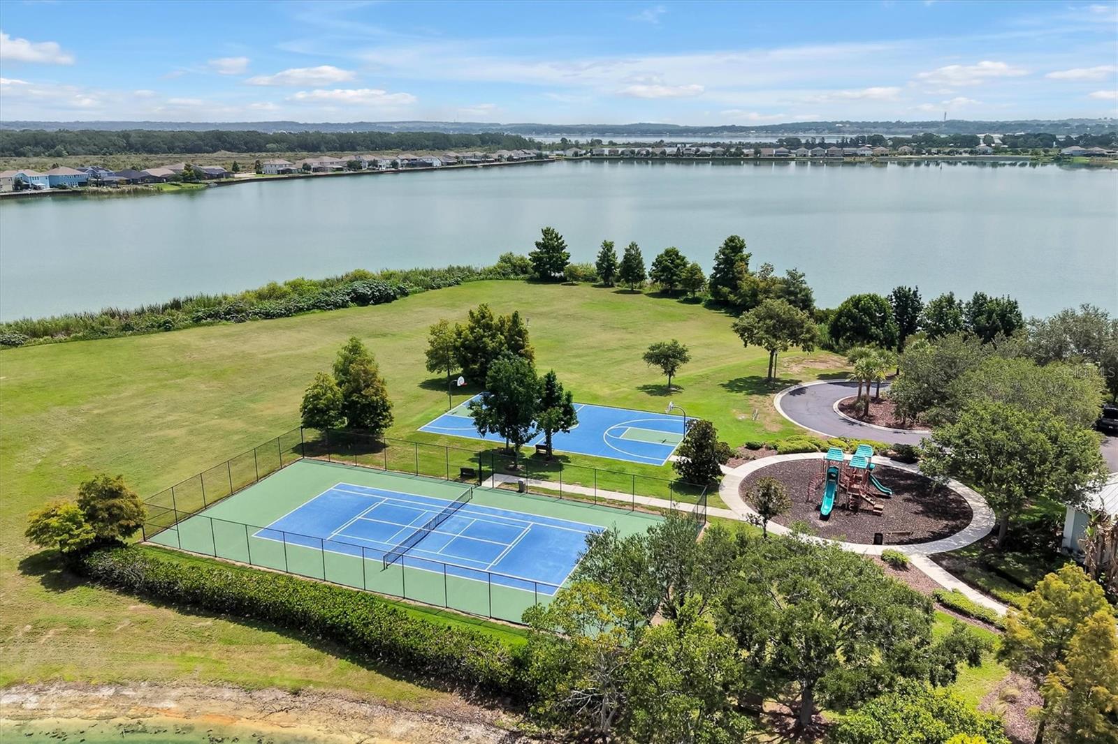 GROVELAND WATERSIDE POINTE PH 01 - Residential