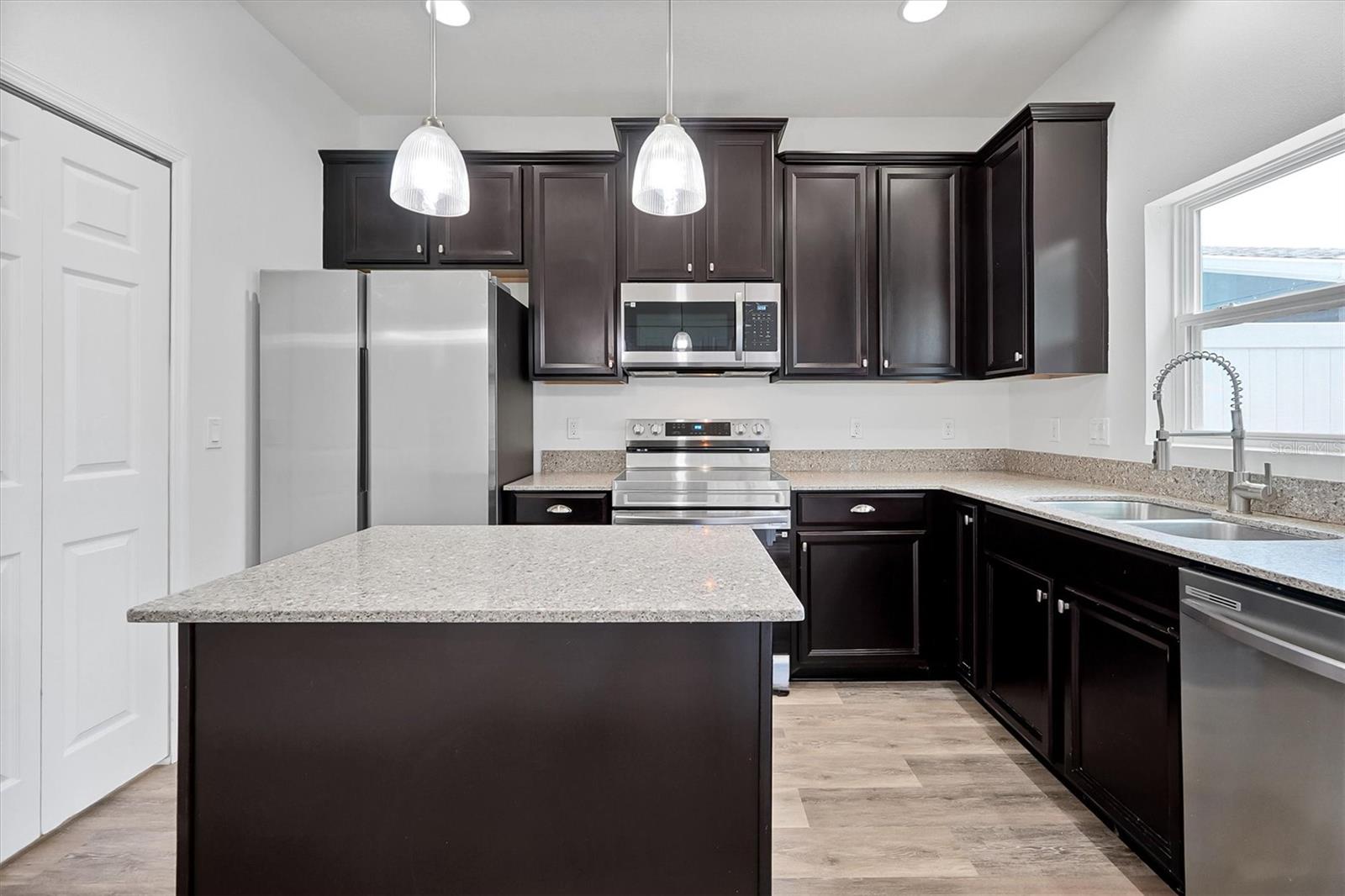GROVELAND WATERSIDE POINTE PH 01 - Residential