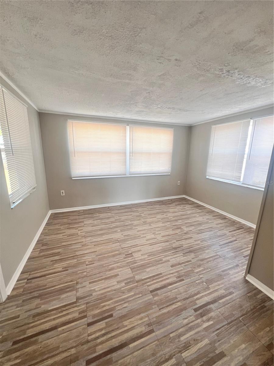 REGENCY PARK - Residential Lease