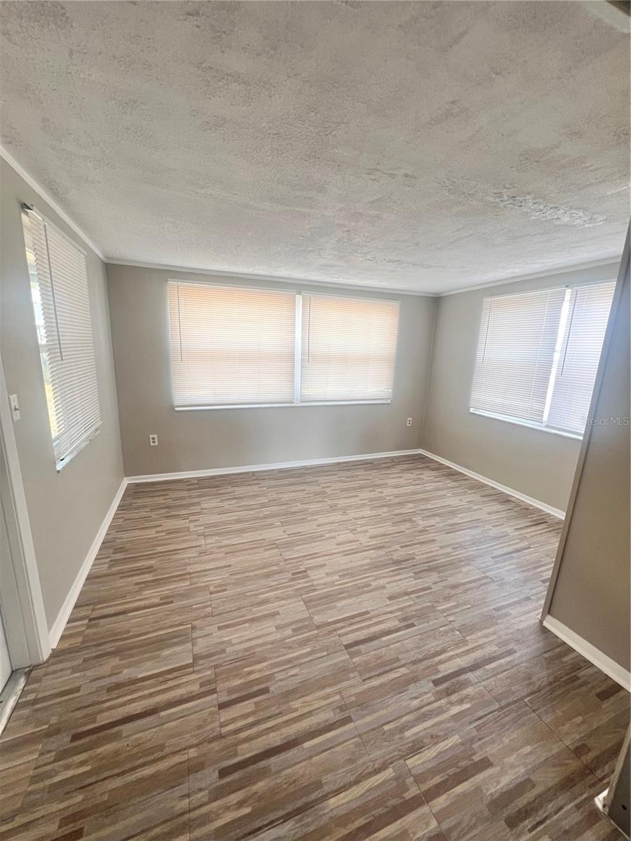 REGENCY PARK - Residential Lease
