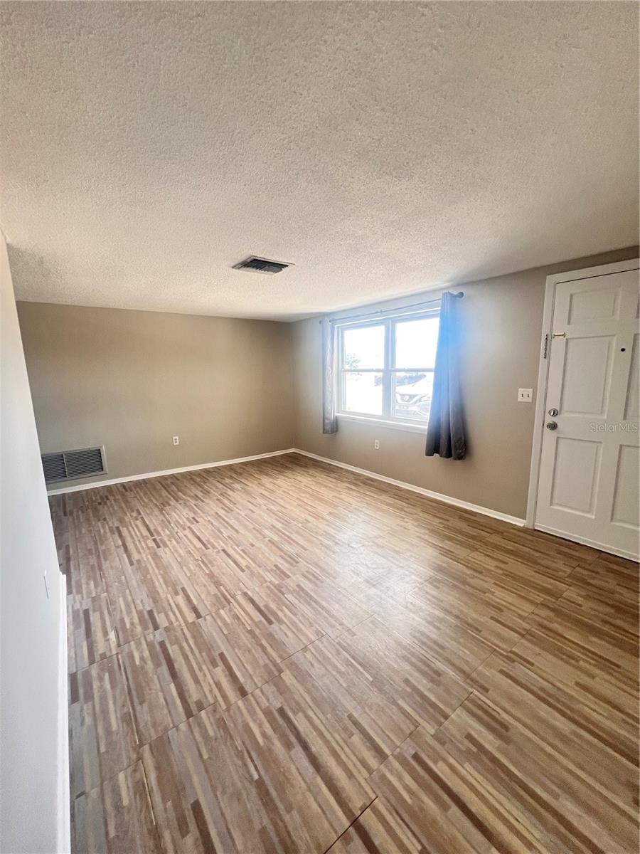 REGENCY PARK - Residential Lease