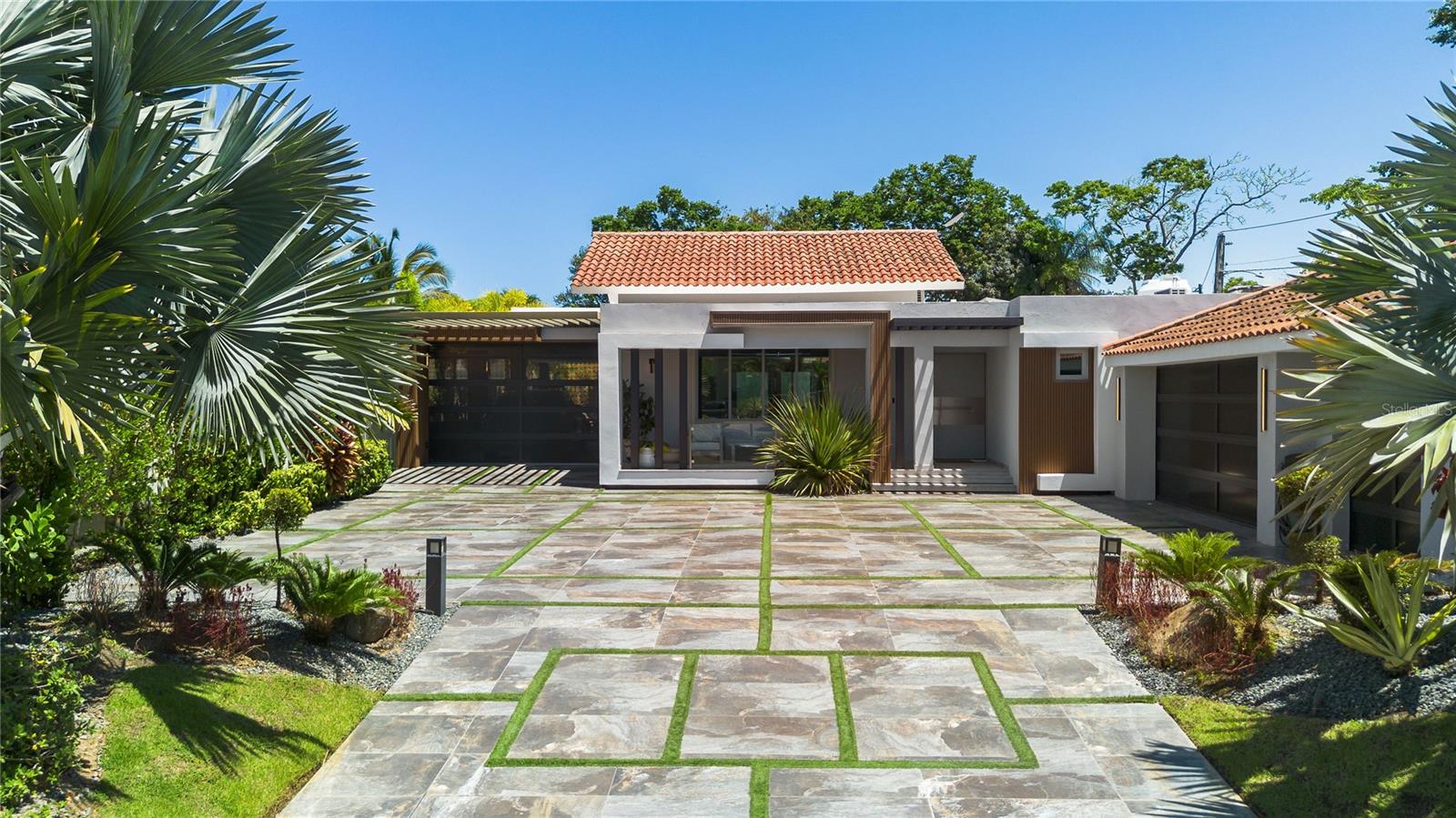DORADO BEACH EAST - Residential