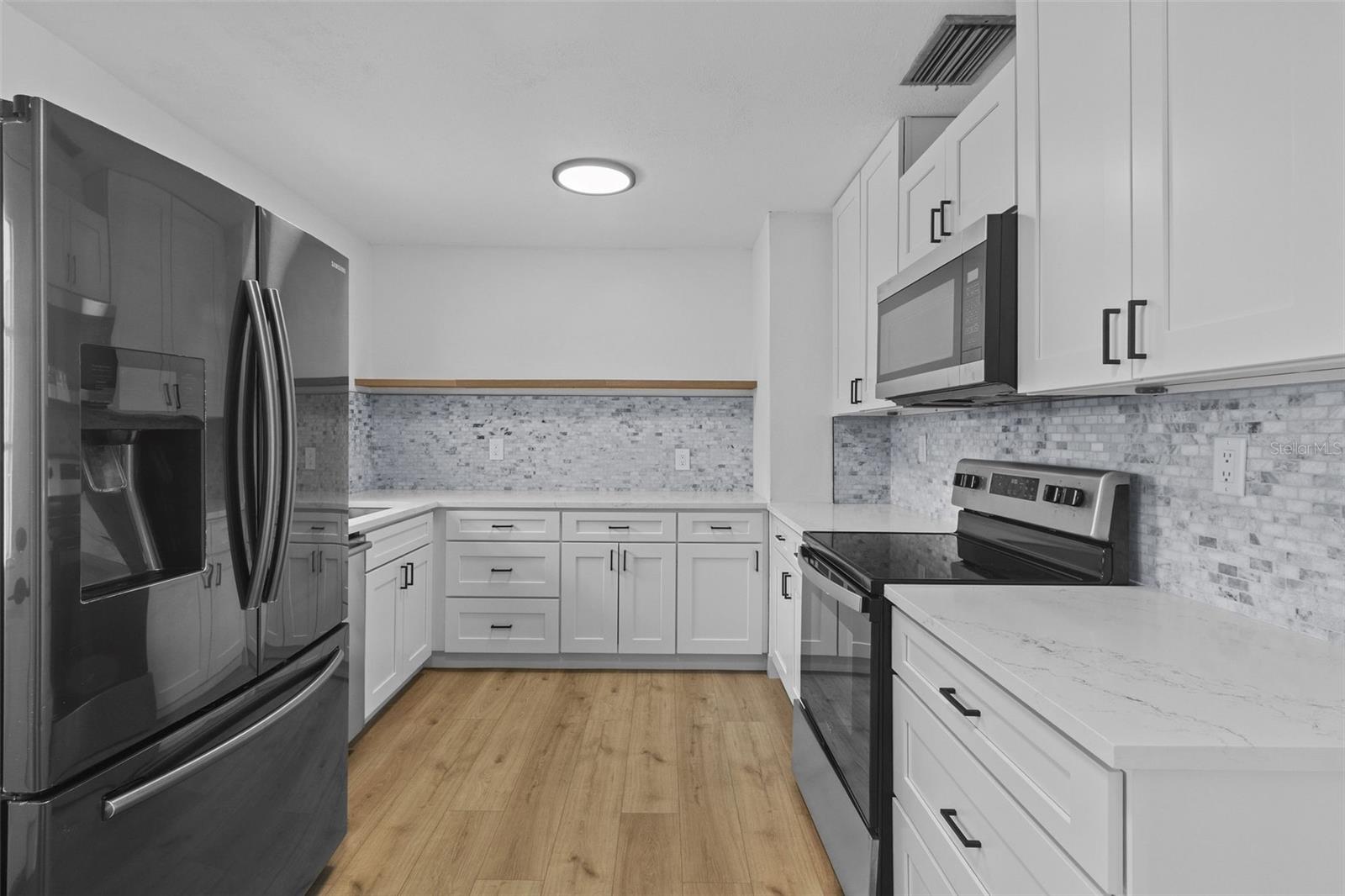 BAYHILL ESTATES - Residential