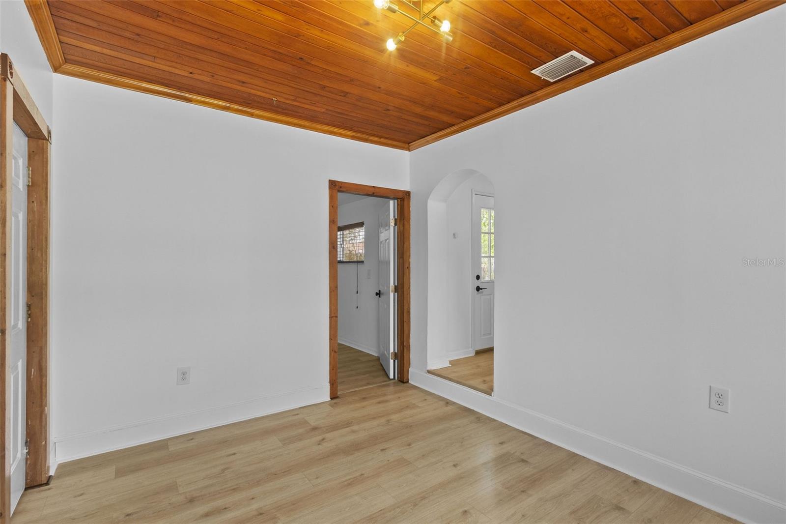 BAYHILL ESTATES - Residential